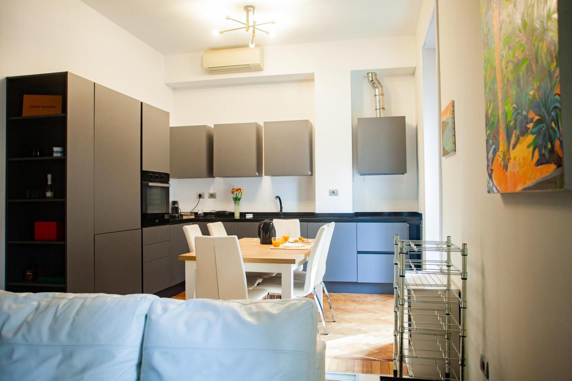 Design & Luxury With Garden In San Senatore Apartment
