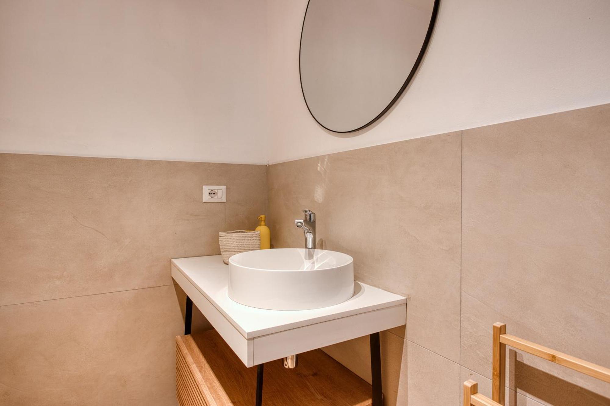 Warm In Decor I Apartment Milan