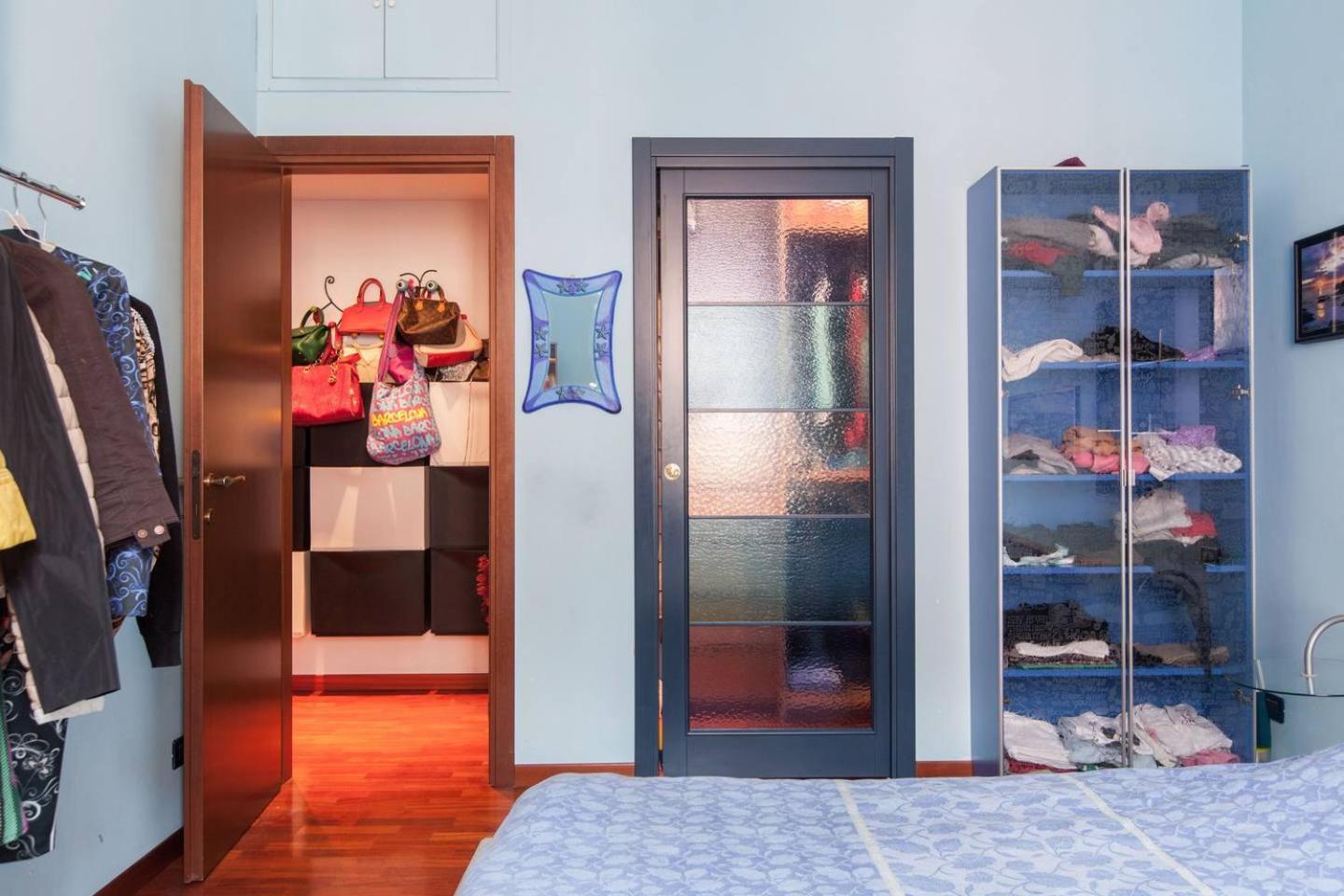 A Quiet And Loving Gem In The Center Of Apartment