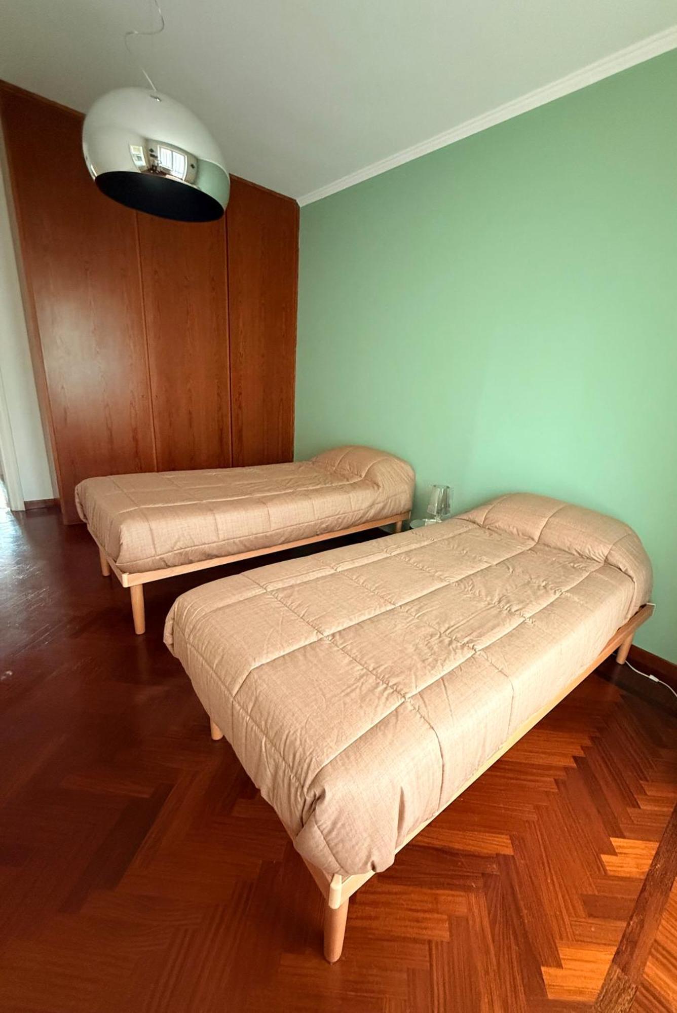 Brand New Near Center Apartment
