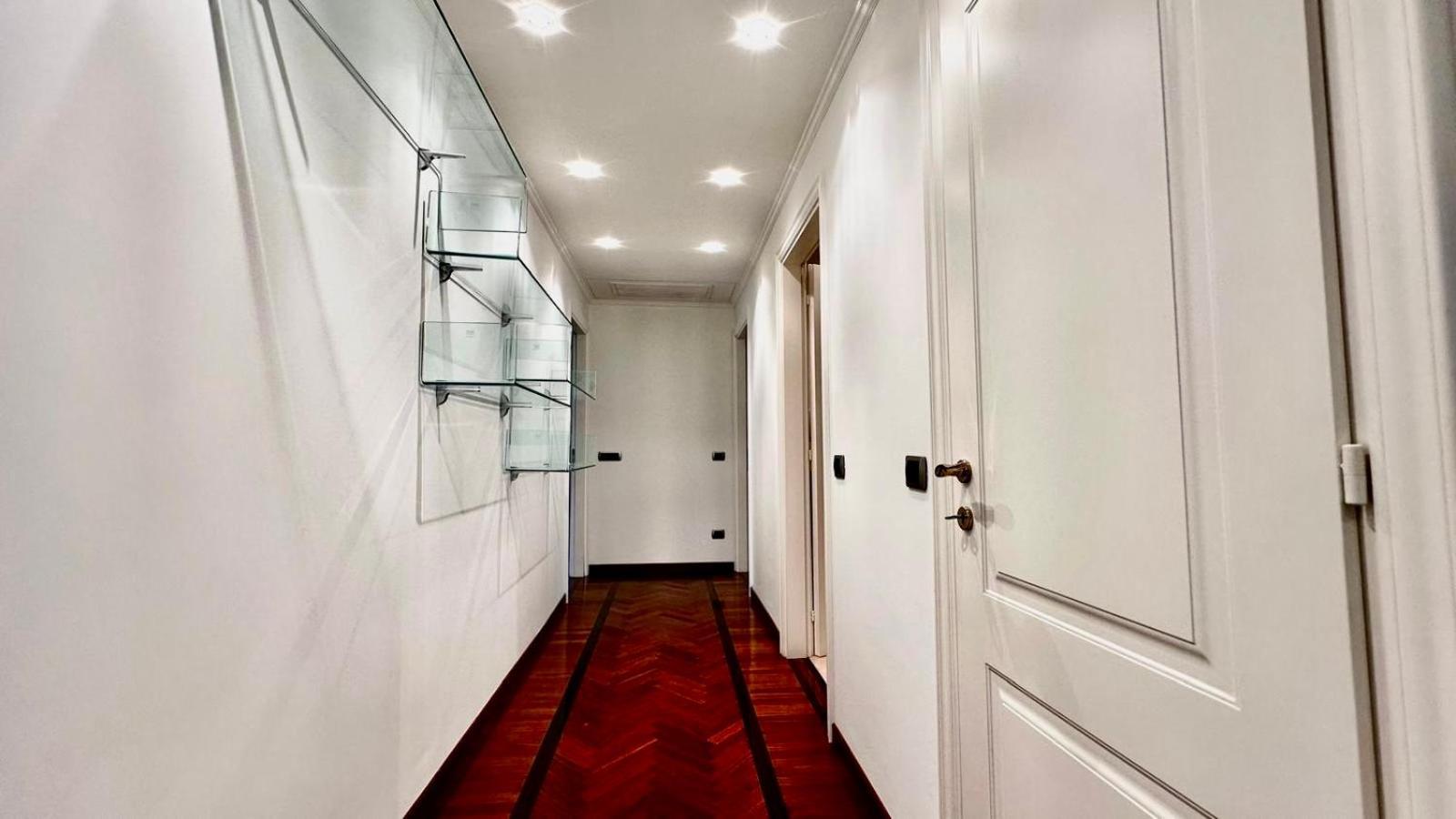 Brand New Near Center Apartment Milan