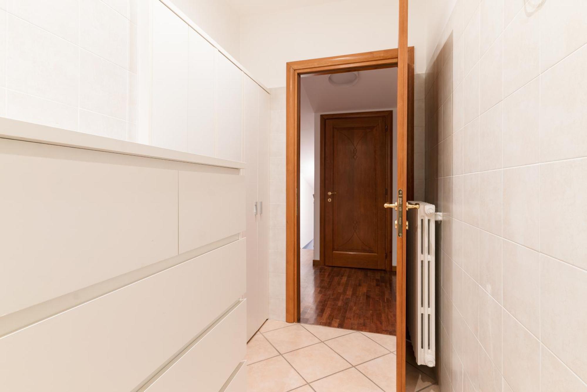 Spacious 600 Mt To Metro M3 Comasina Apartment Milan