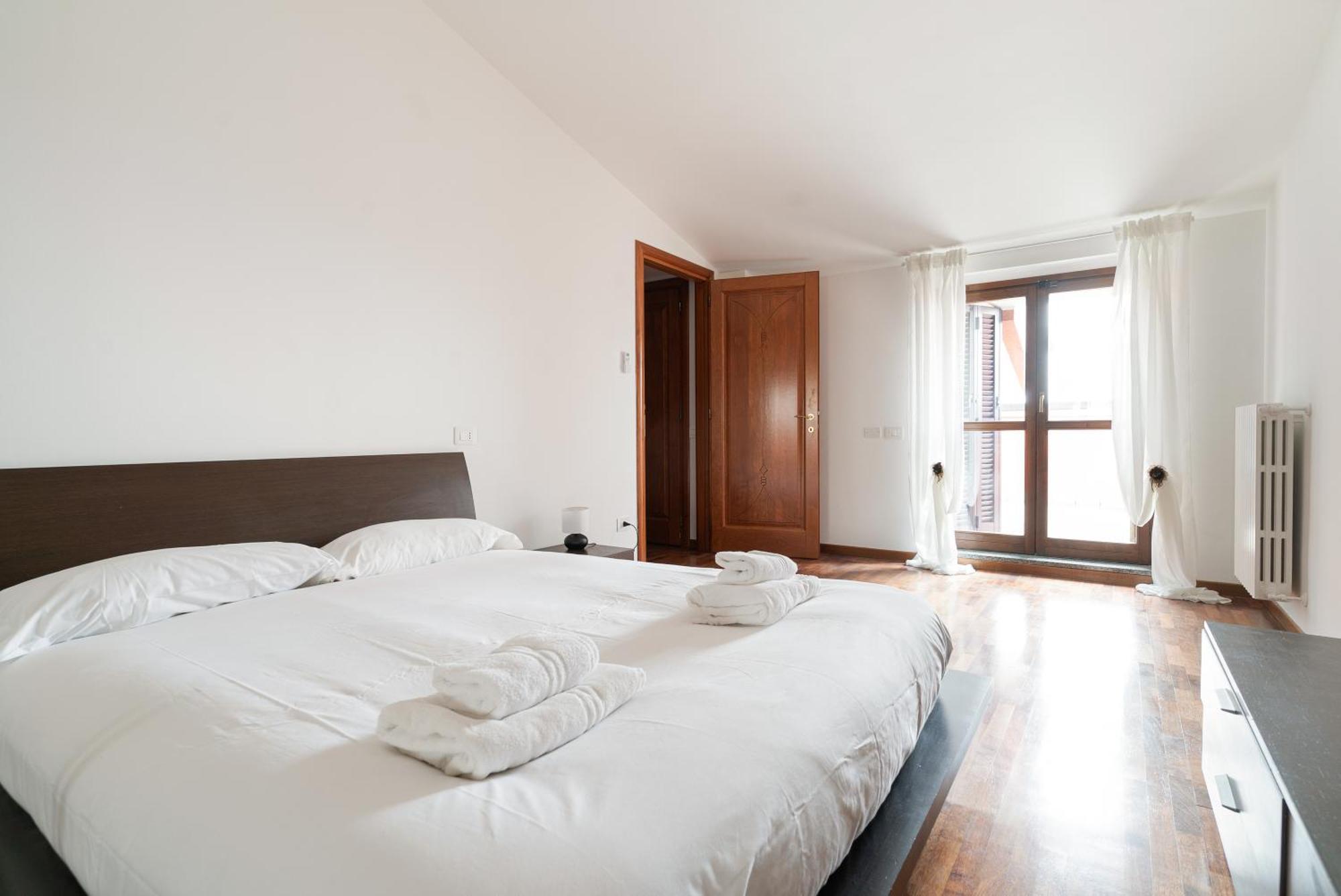 Spacious 600 Mt To Metro M3 Comasina * Milan