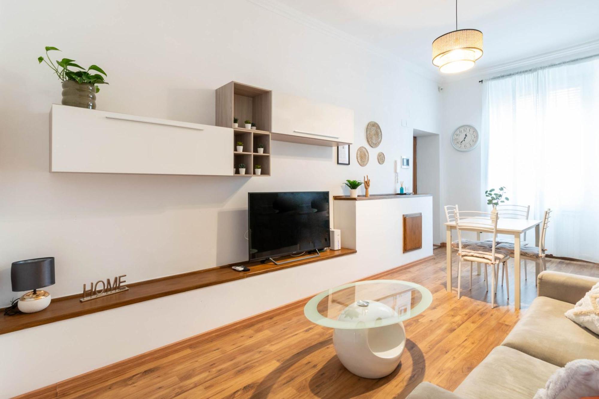 Apartamento Lambra 103 *