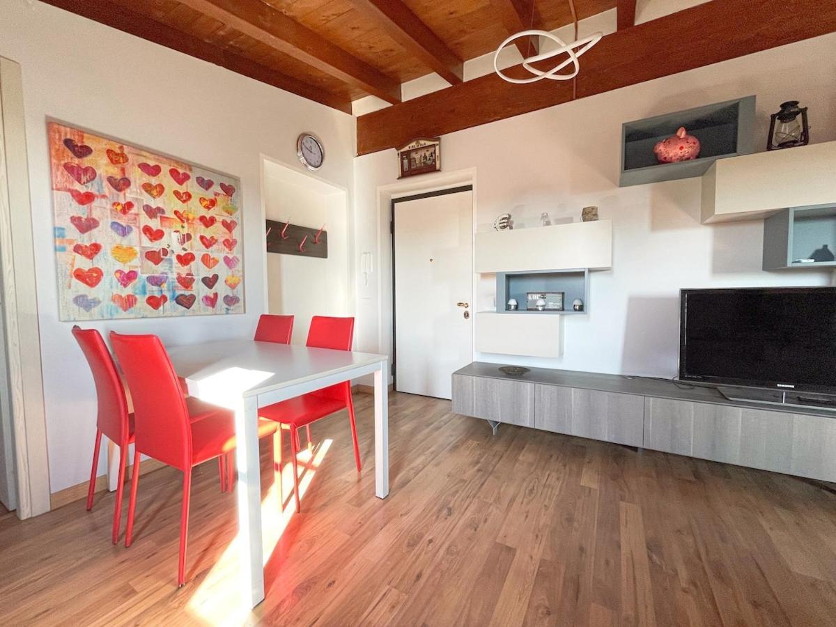 The Urban Nest 2, Spacious, Wifi And Near The Red Metro Apartment Milan