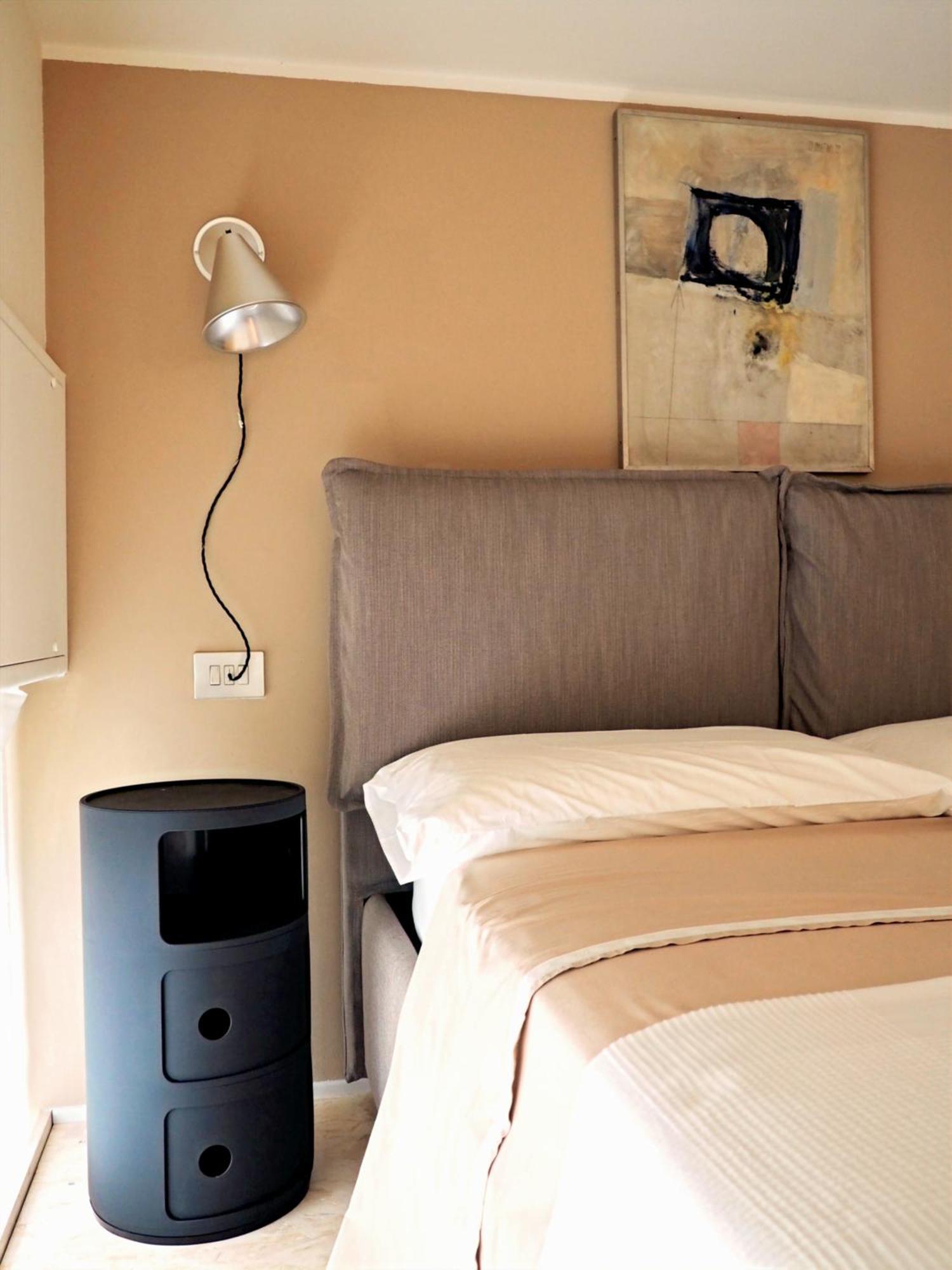Design & Comfort In Nolo M1 Metro Apartment