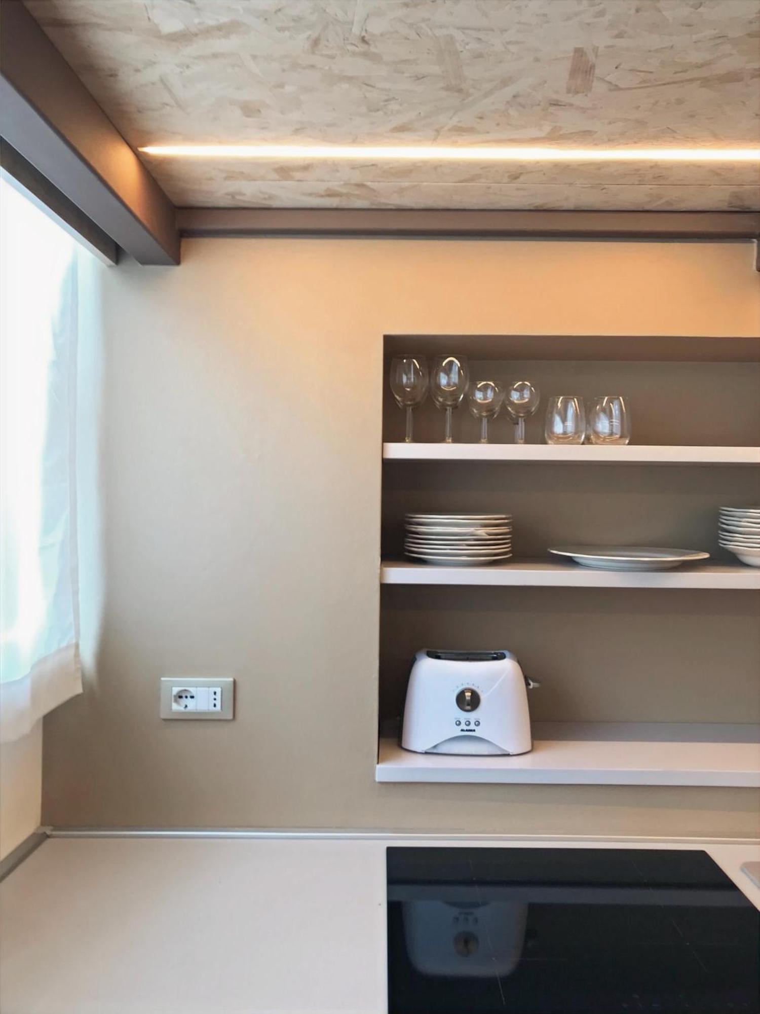 Design & Comfort In Nolo M1 Metro Apartment
