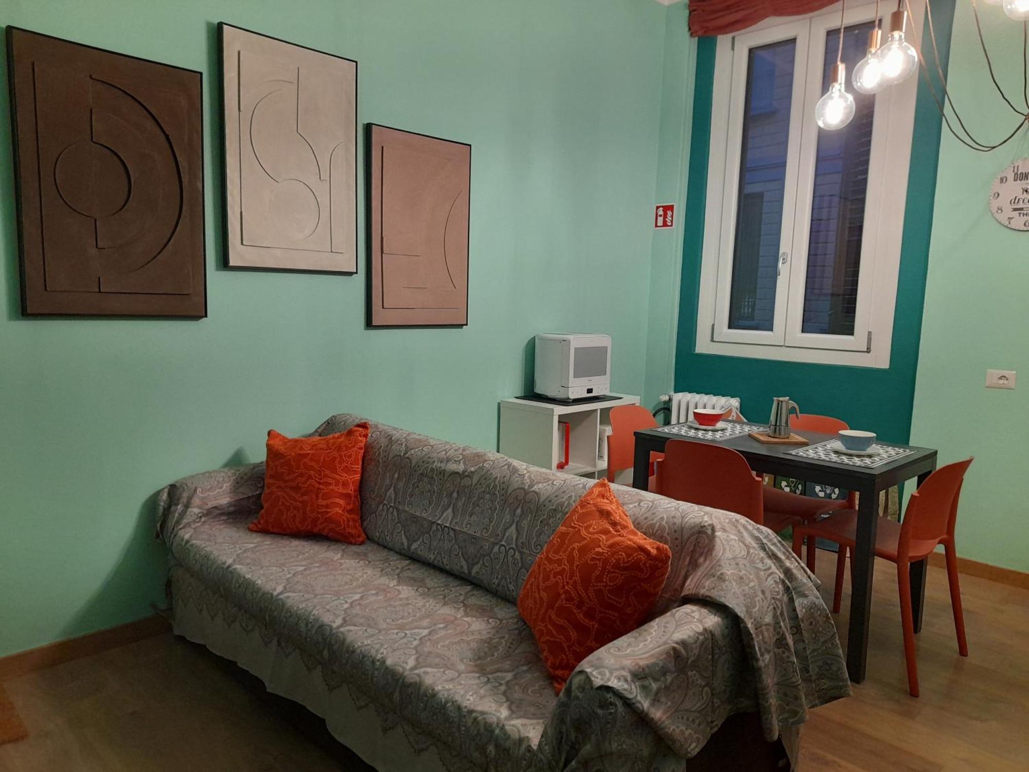 Comfortable Flat Inside Isola And Garibaldi District Apartment Milan