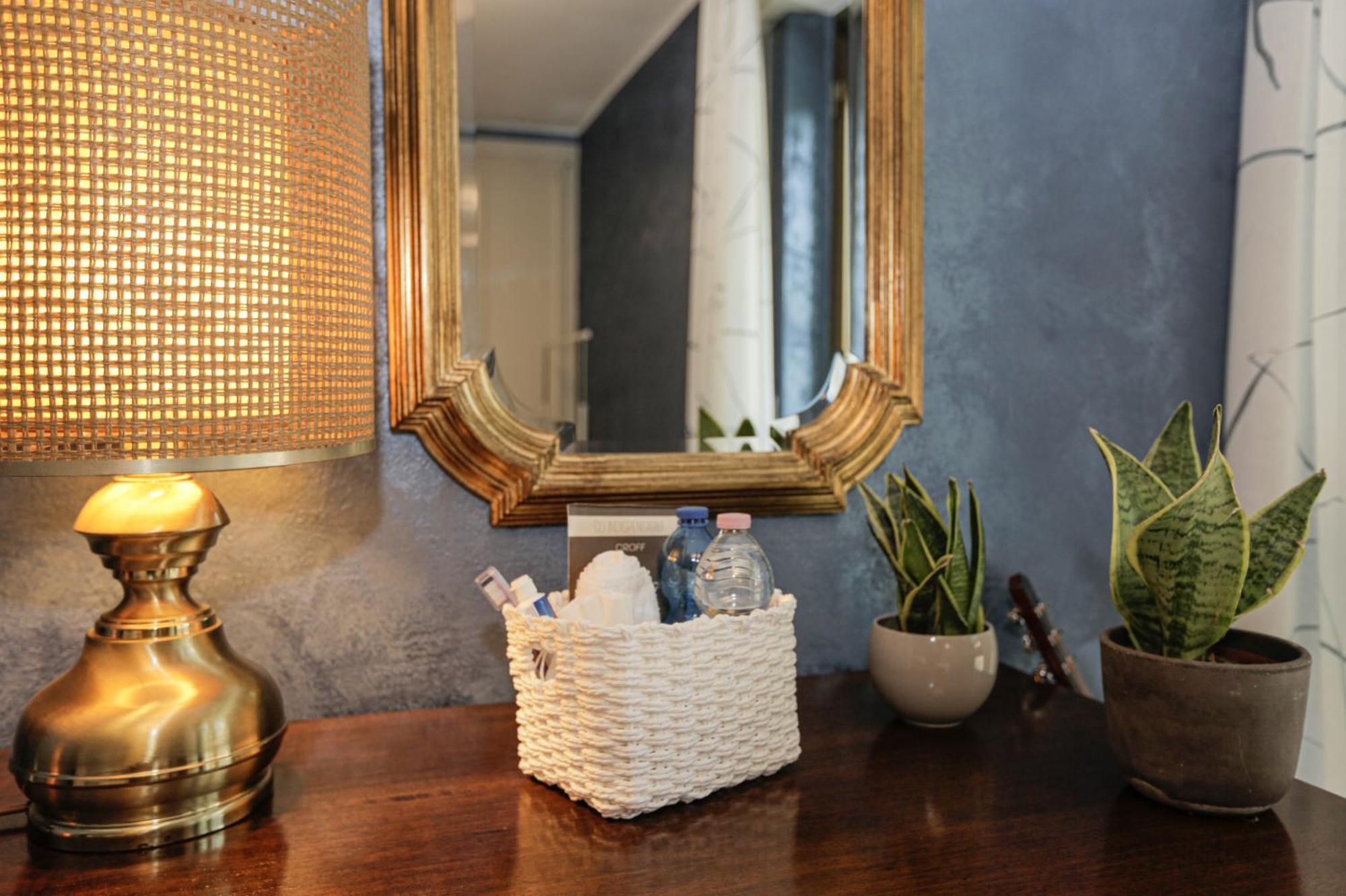 Cozy Room In Elegant Flat Shared With Alex, Tube 5 Min Walking Milan