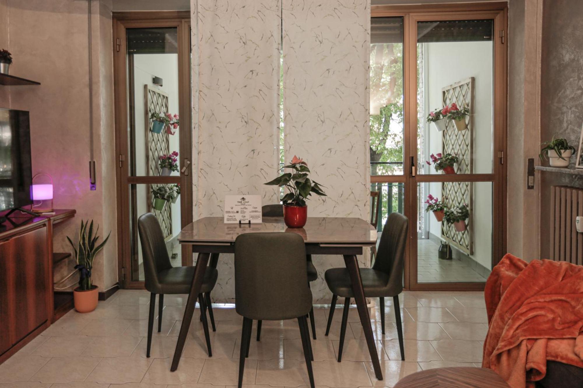 Homestay Cozy Room In Elegant Flat Shared With Alex, Tube 5 Min Walking