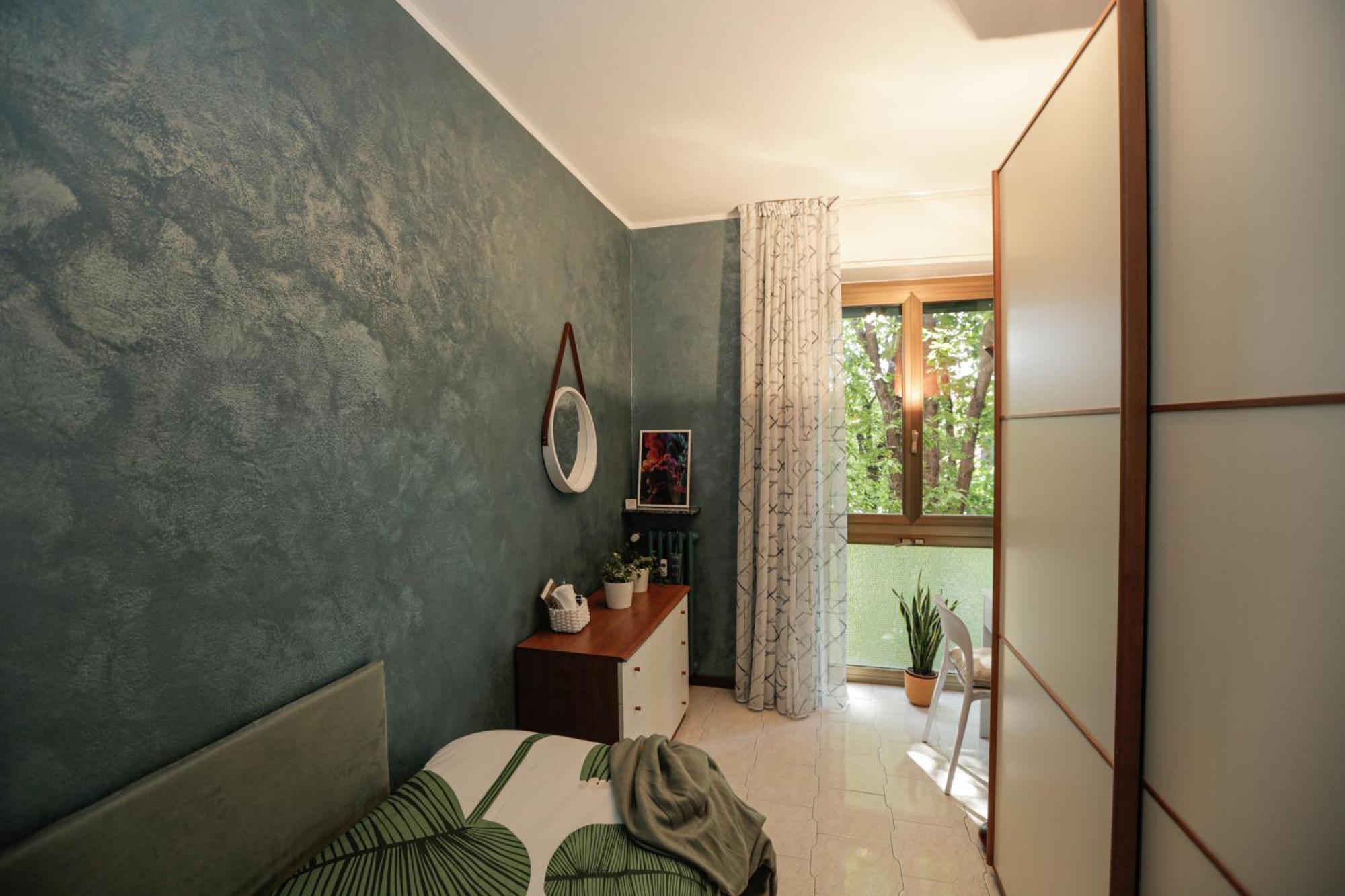 Cozy Room In Elegant Flat Shared With Alex, Tube 5 Min Walking Milan
