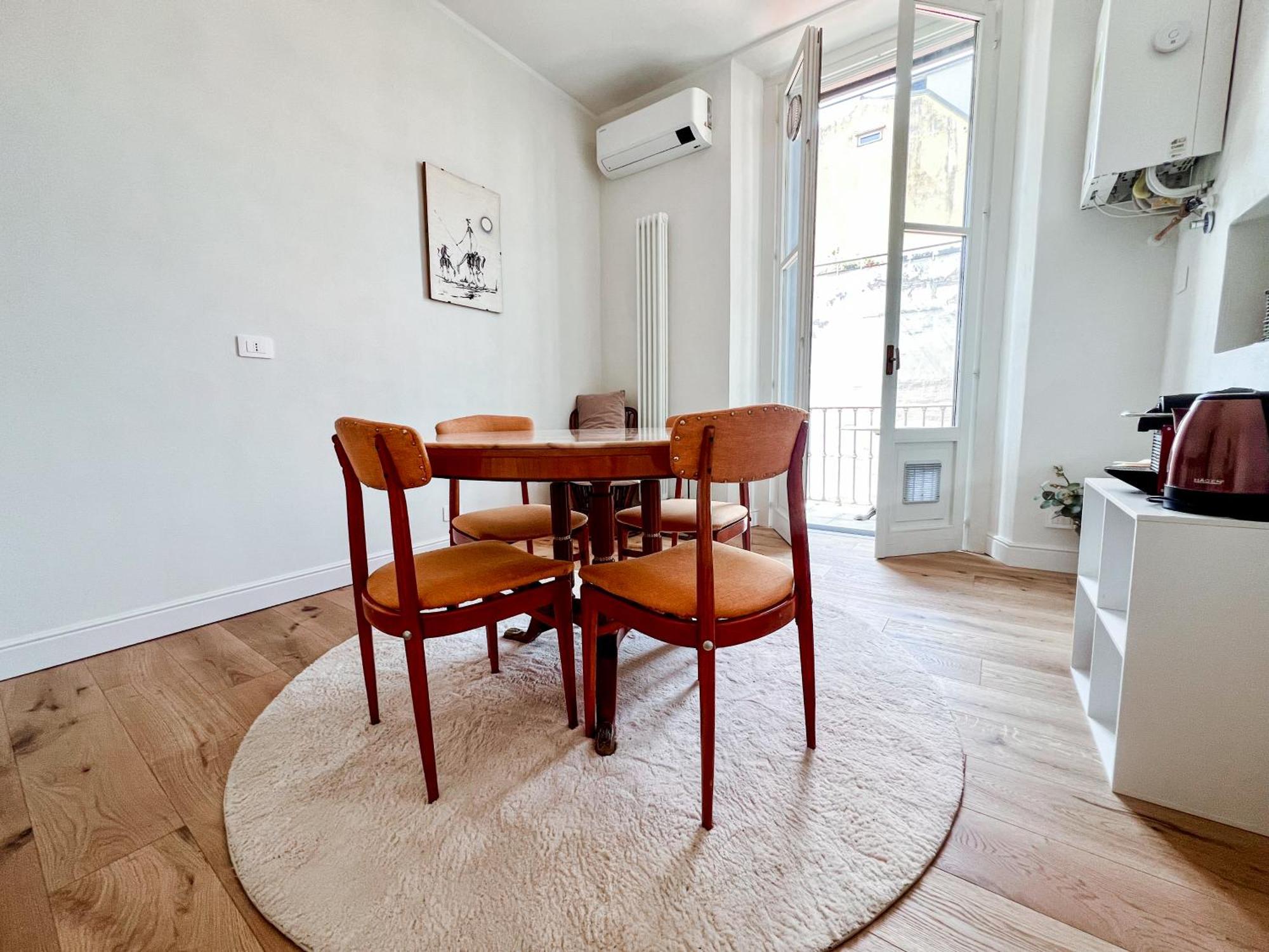 Villoresi - Large Flat Navigli,