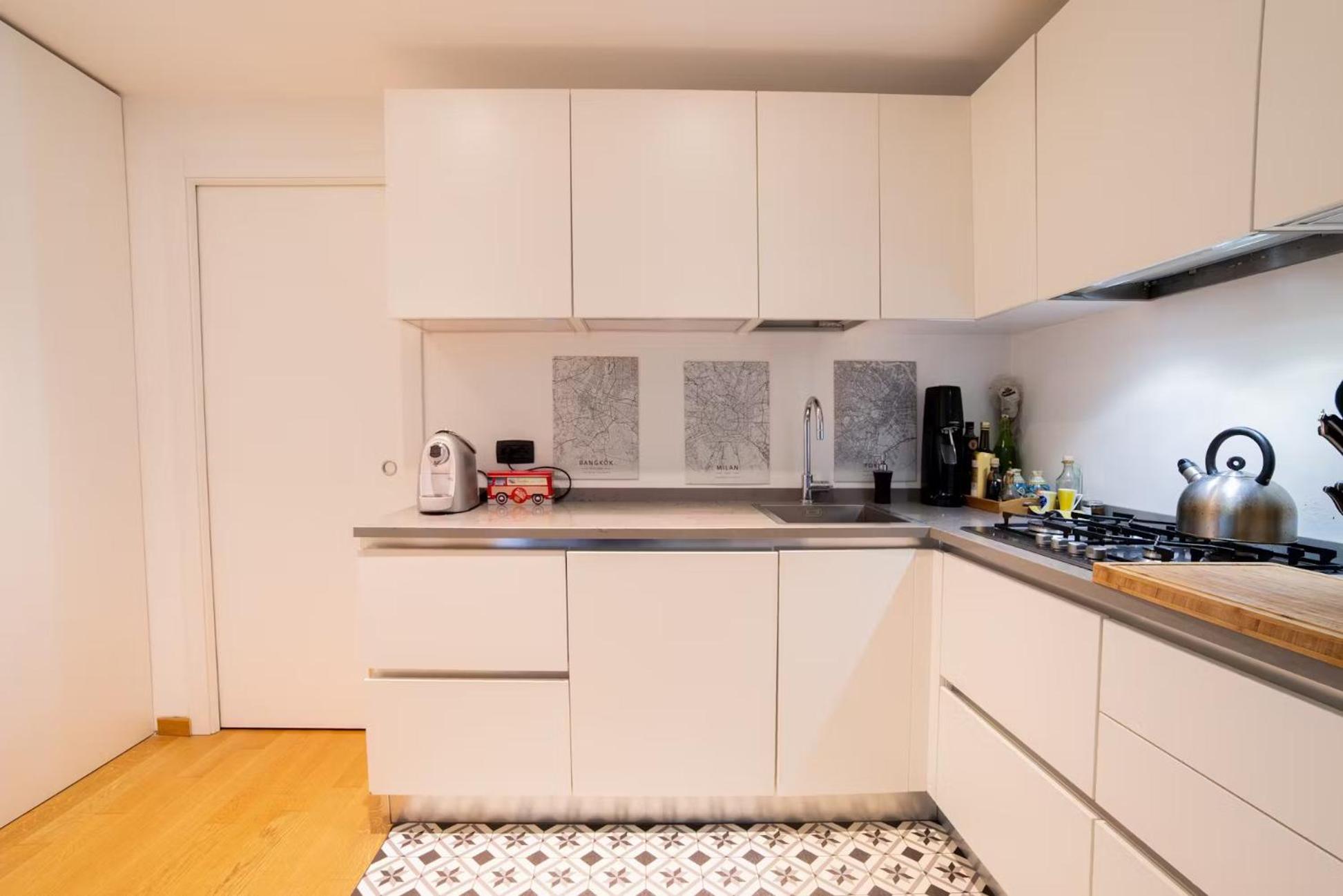 Bellissimo A Due Passi Da Life - Controlla Il Profilo * Milan