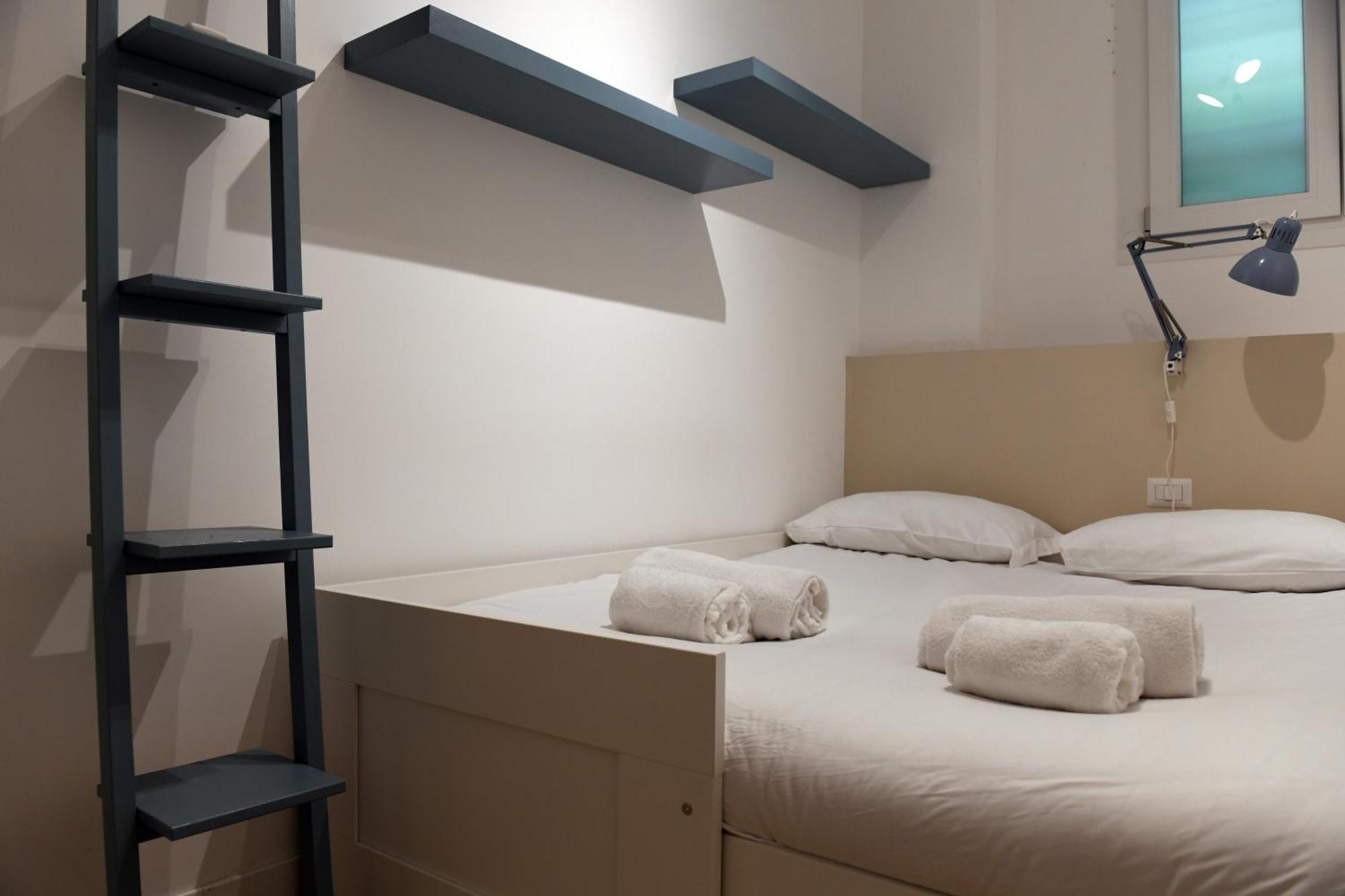 Enigmatic House With Private Garden Apartment Milan
