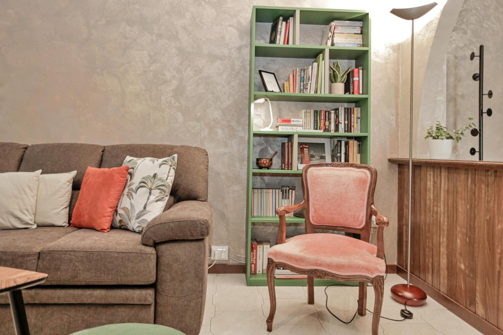 Homestay Cozy Room In Elegant Flat Shared With Alex, Tube 5 Min Walking