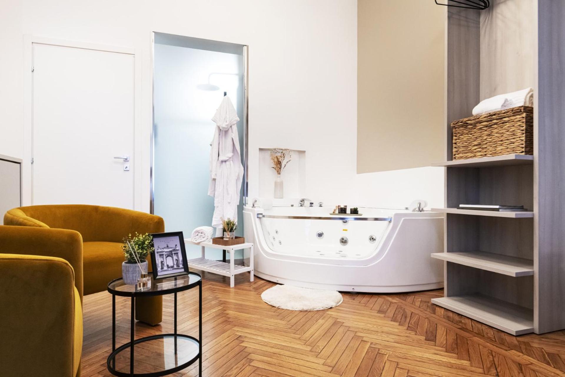 Easylife - Cav103 Sofisticato Mono Con Jacuzzi In Apartment
