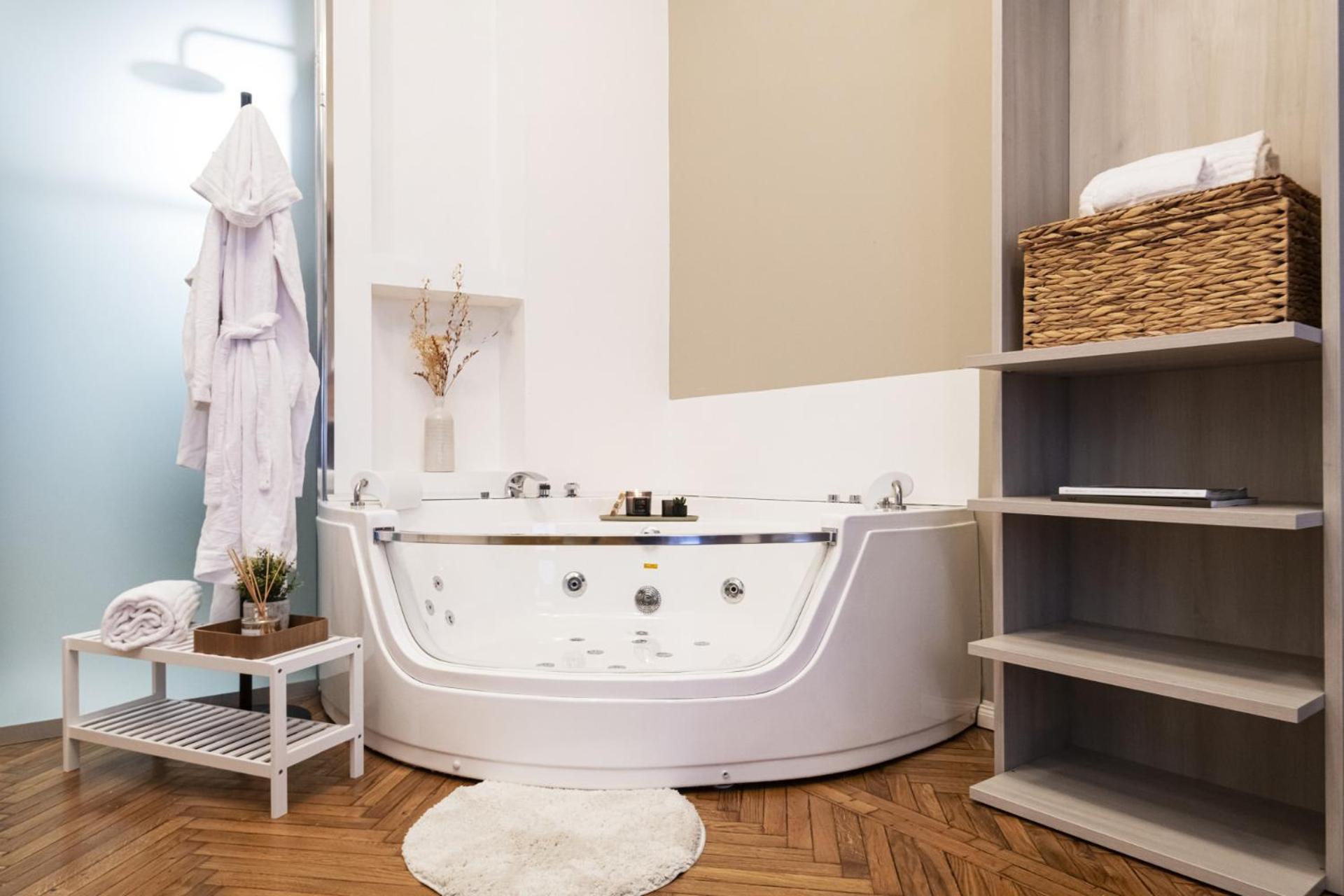 Easylife - Cav103 Sofisticato Mono Con Jacuzzi In *