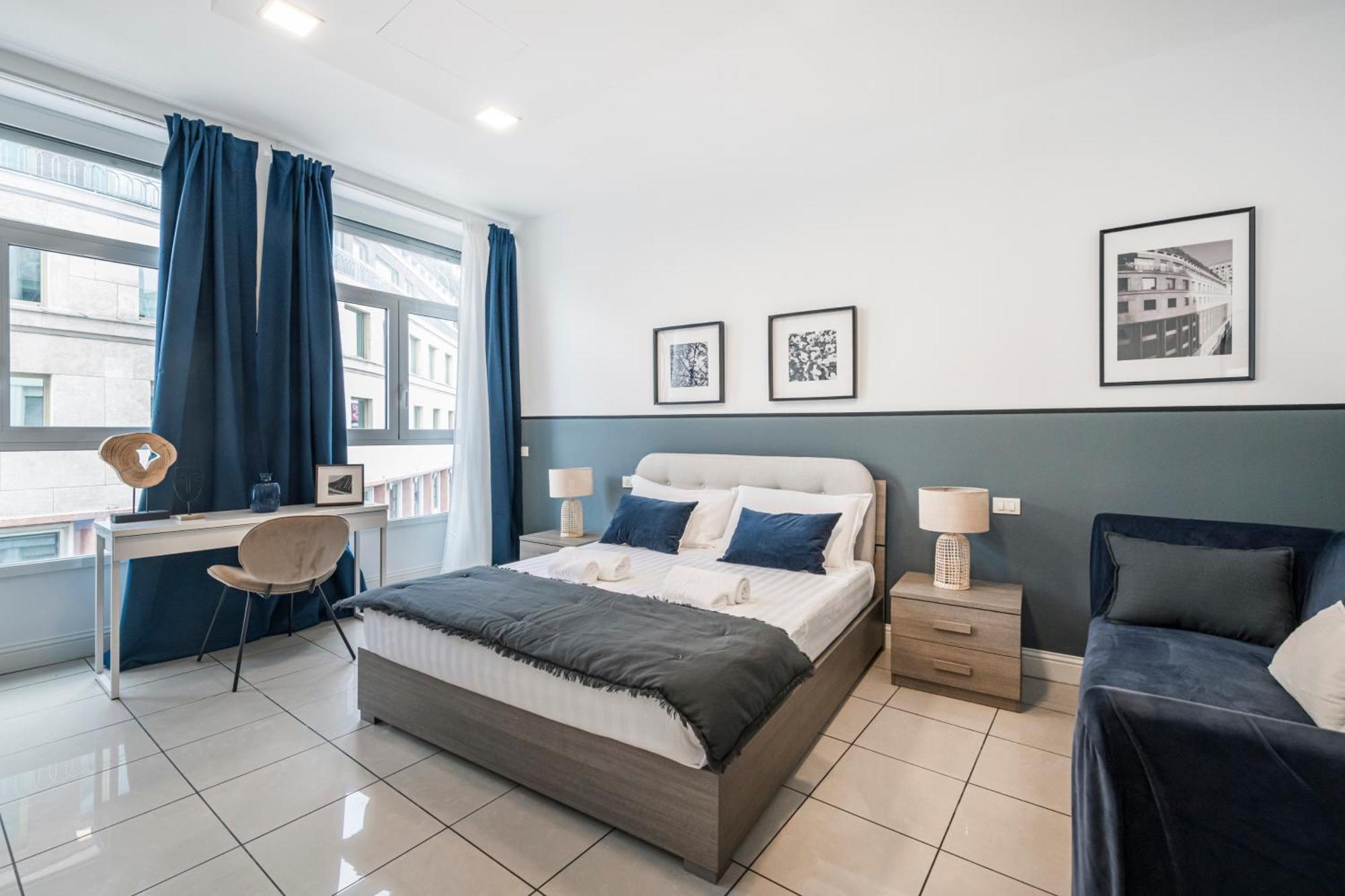 Apartamento Easylife - Elegante E Rifinito Vista Duomo In Piazza San Babila Milão