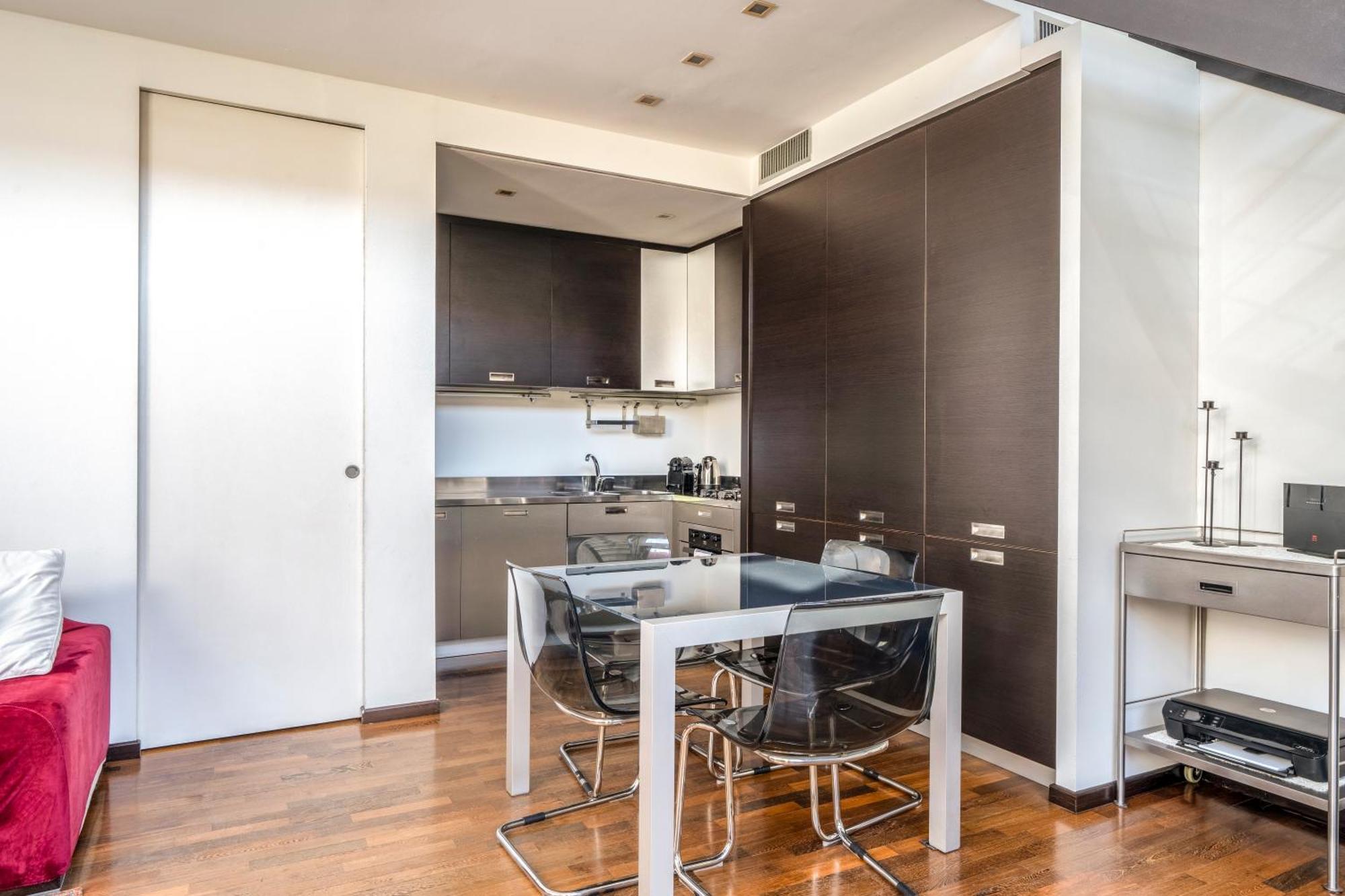 Apartment Red Lofty Milano- Loft Moderno Comodo Per Ippodromo, San Siro, Rho Fiera-Mico E Politecnico, Parking Milan