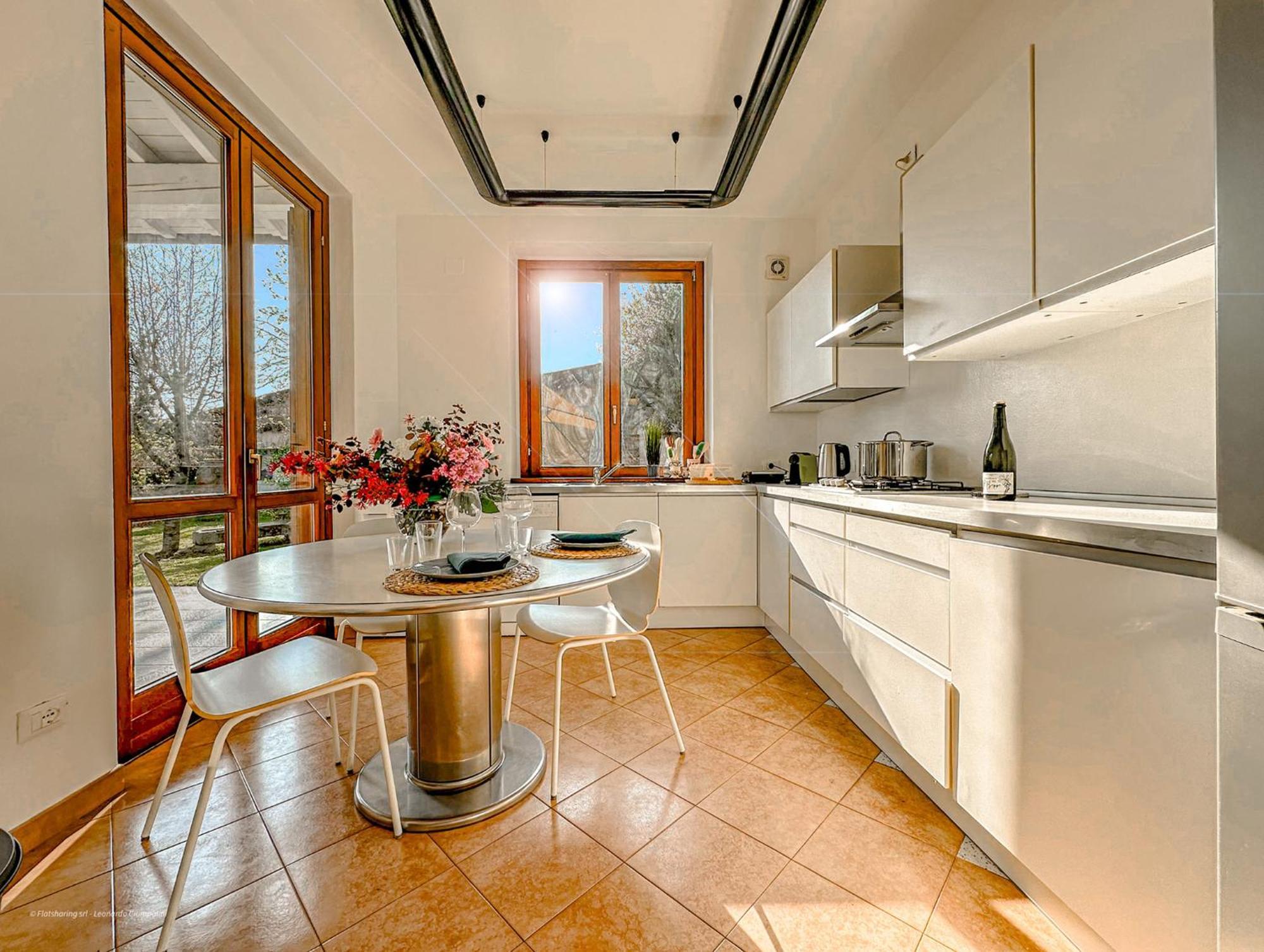 Villa Corelli - Parking And Exclusive Garden