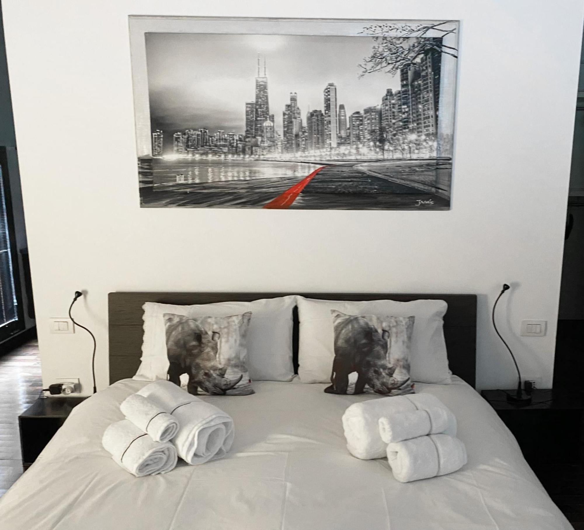 Apartment Red Lofty Milano- Loft Moderno Comodo Per Ippodromo, San Siro, Rho Fiera-Mico E Politecnico, Parking Milan