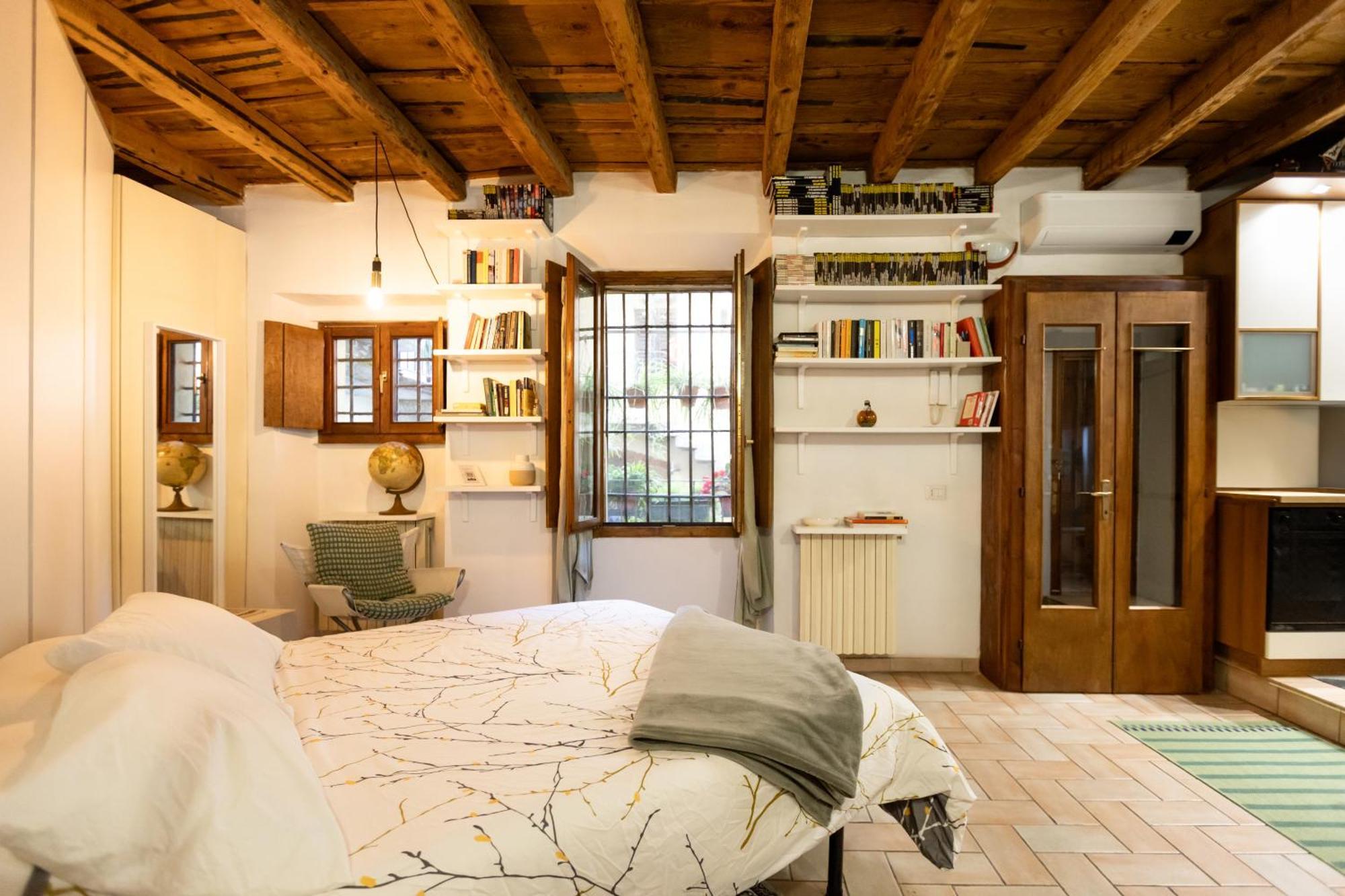 Cozy Apartment- Navigli * Milão