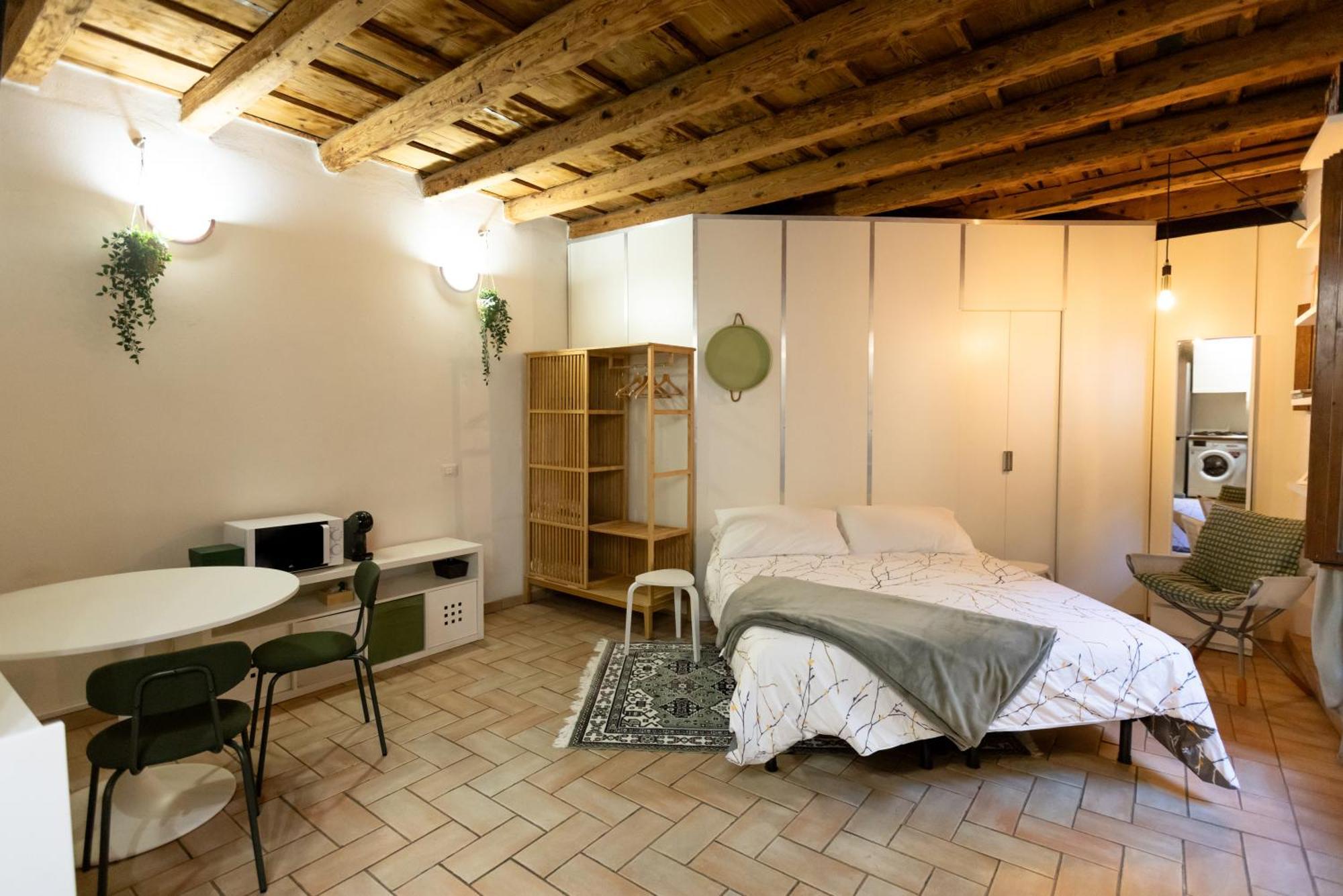 Cozy Apartment- Navigli * Milão