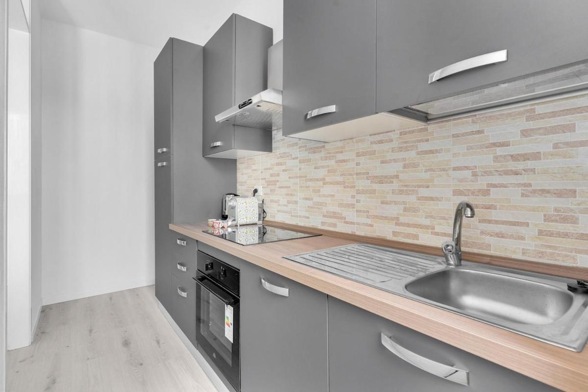 Metro M2 Famagosta-appartamento X5-self Check-in