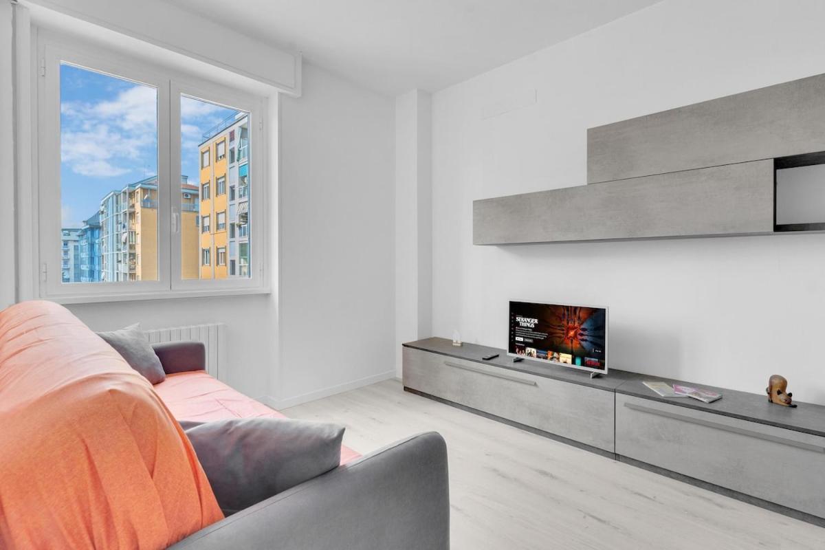 Metro M2 Famagosta-appartamento X5-self Check-in Milan