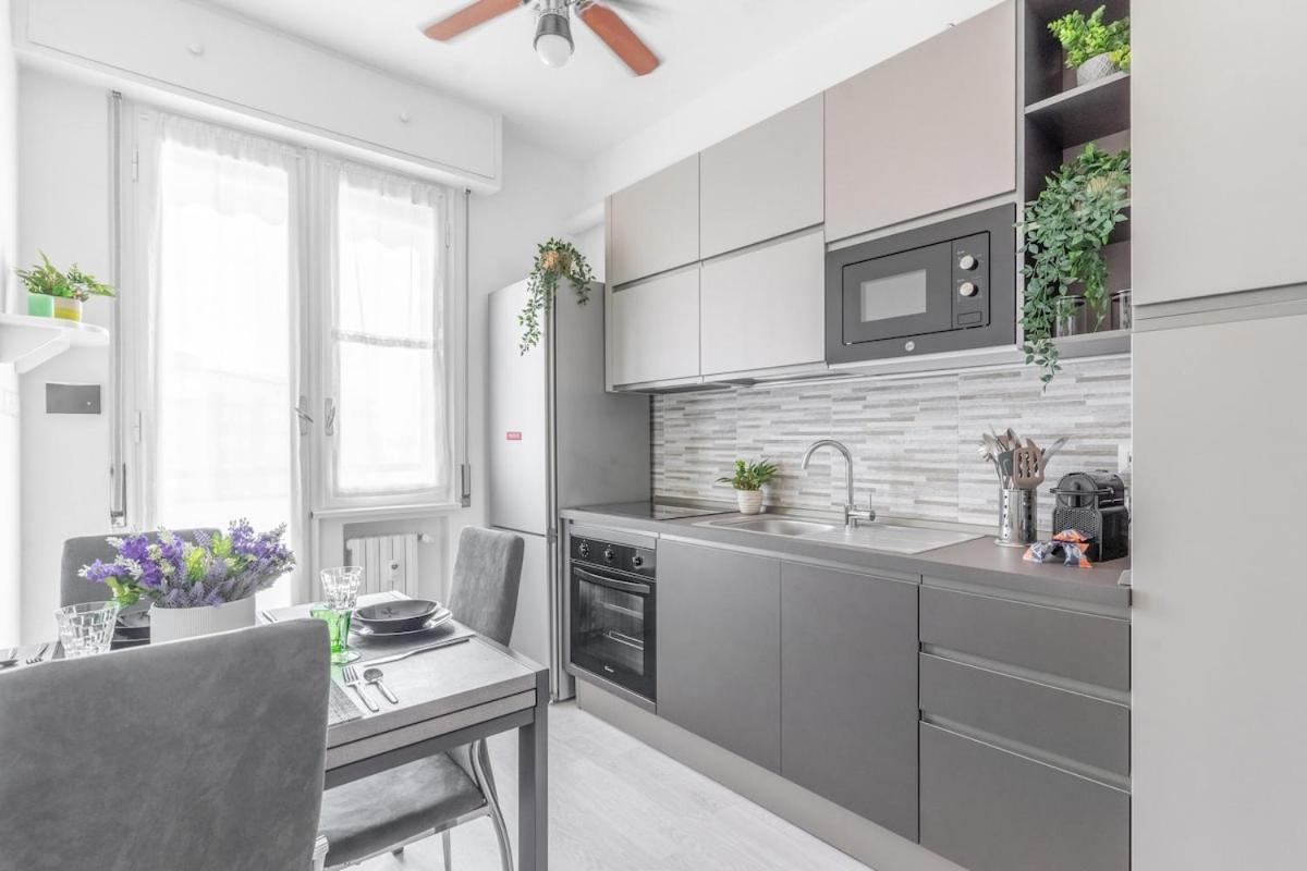 Comodo E Confortevole-sesto Piano Con Vista Apartment Milan