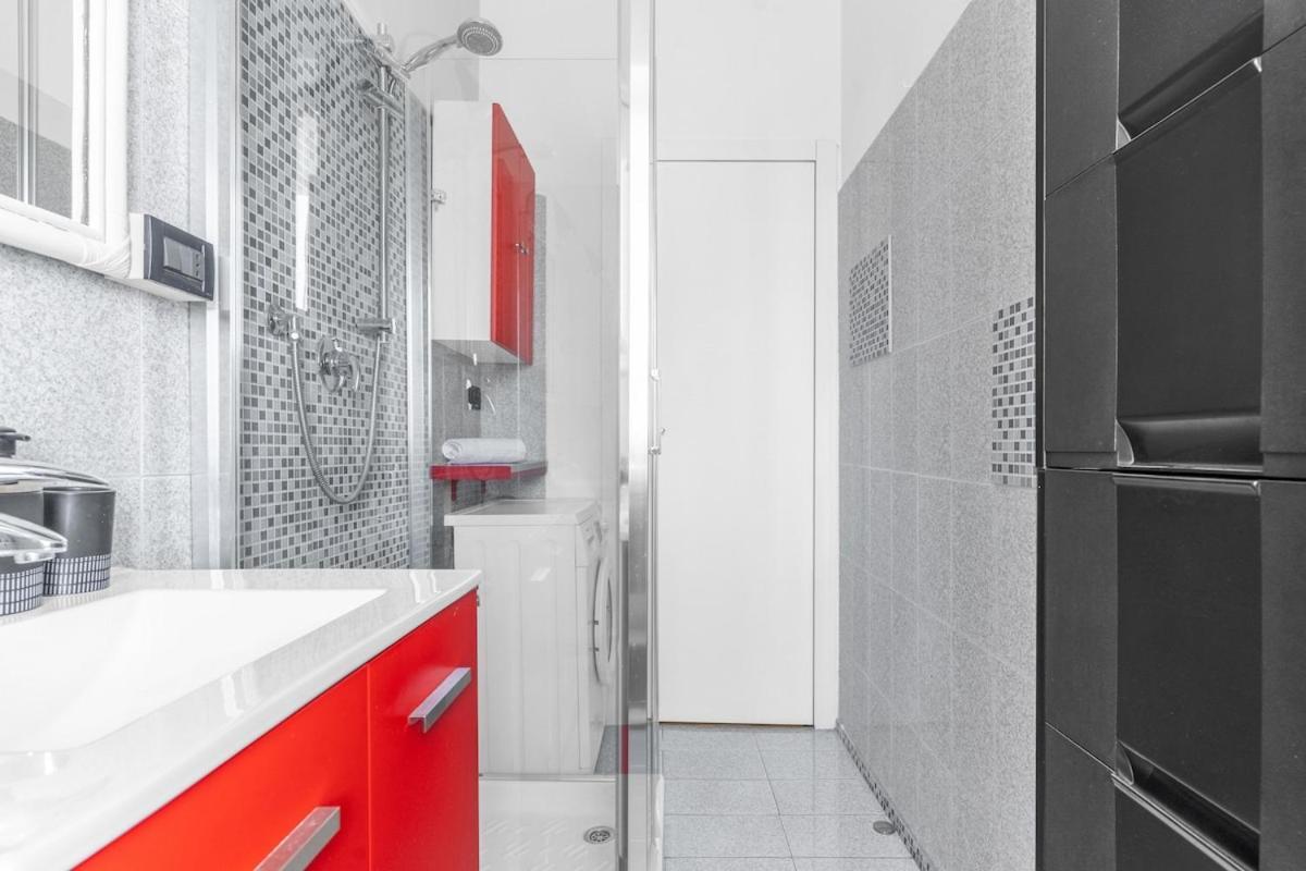 Comodo E Confortevole-sesto Piano Con Vista Milan