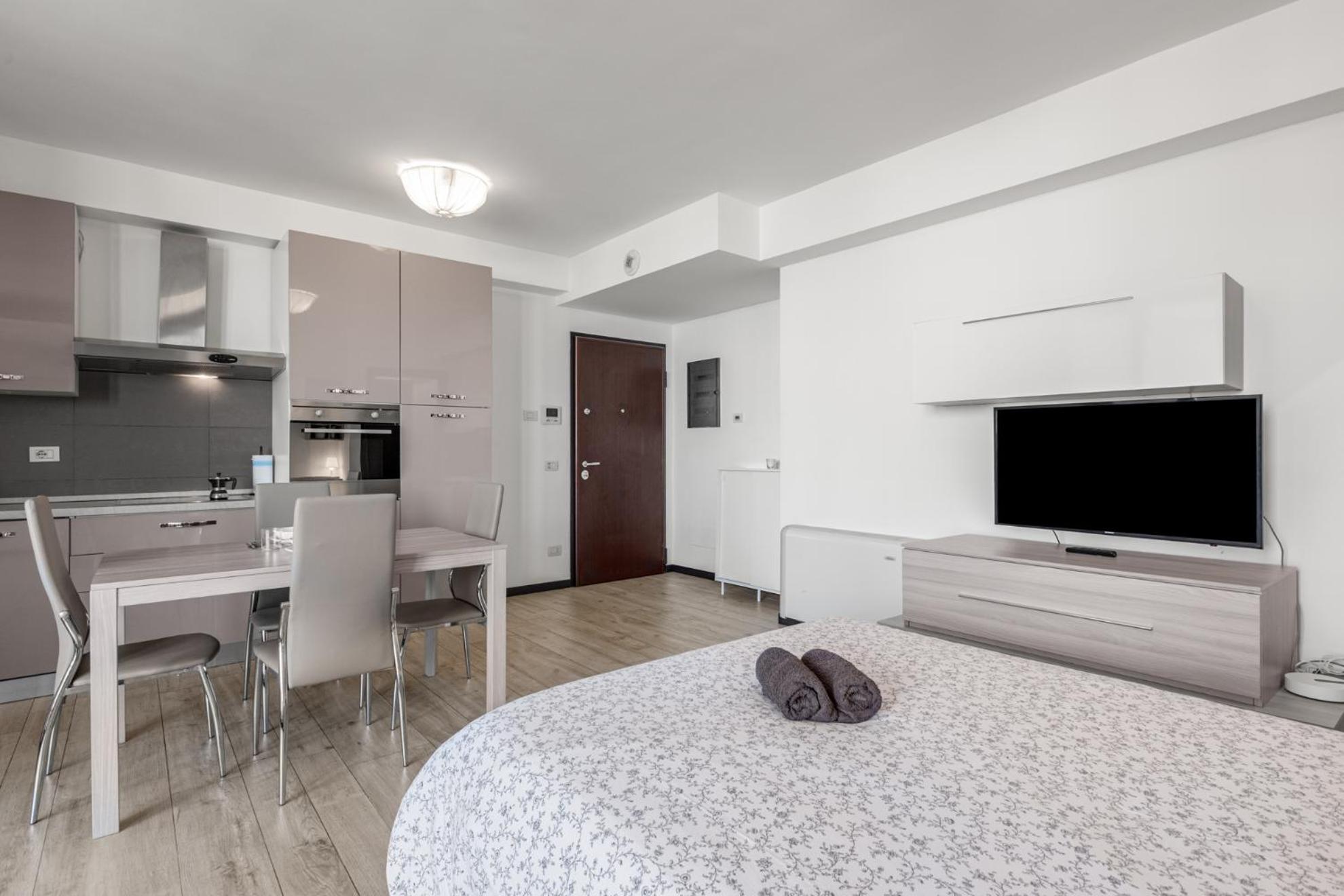 Apartment Monolocale Con Balcone Self Check In Milano Sempione