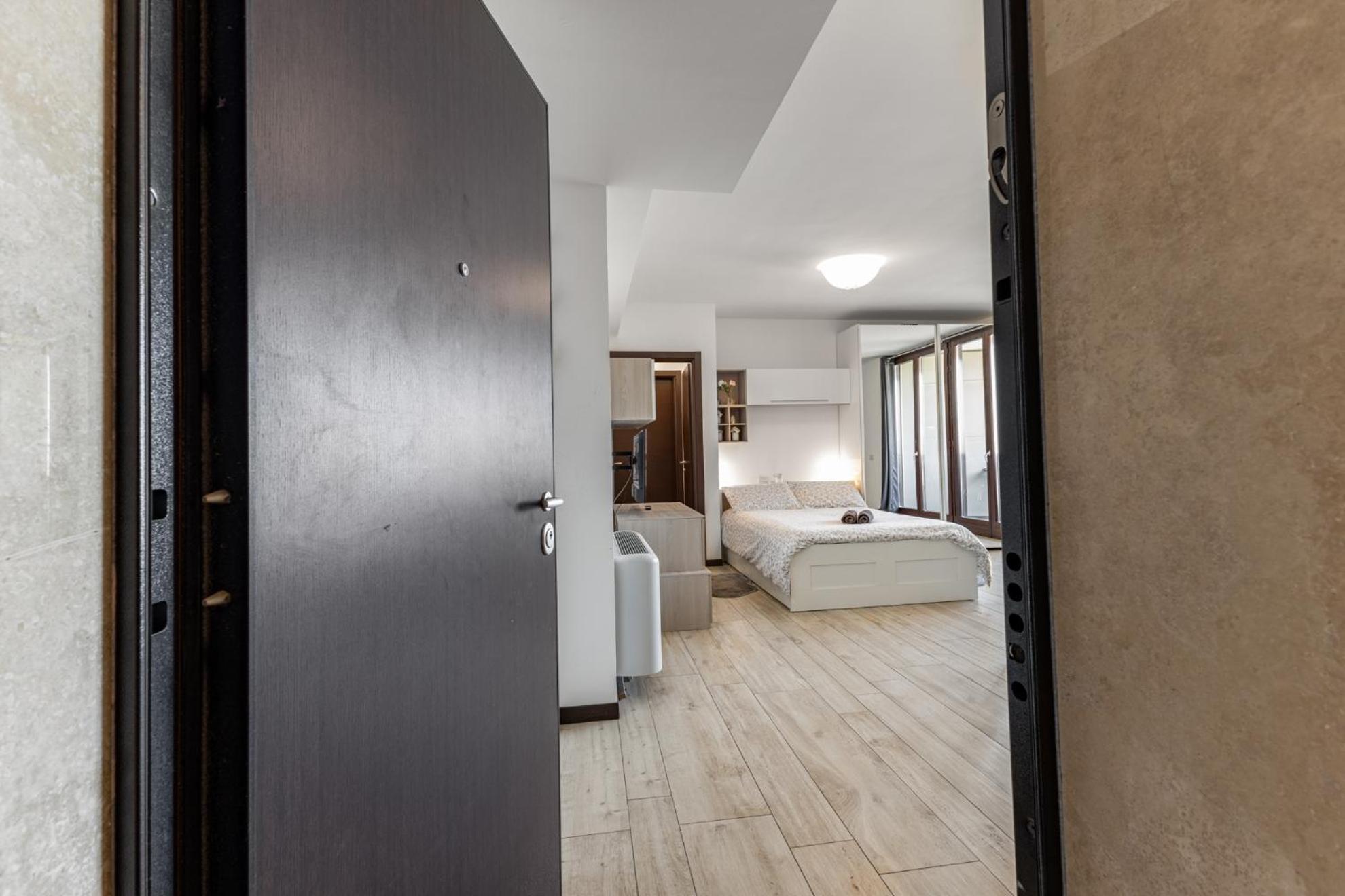 Apartment Monolocale Con Balcone Self Check In Milano Sempione Milan