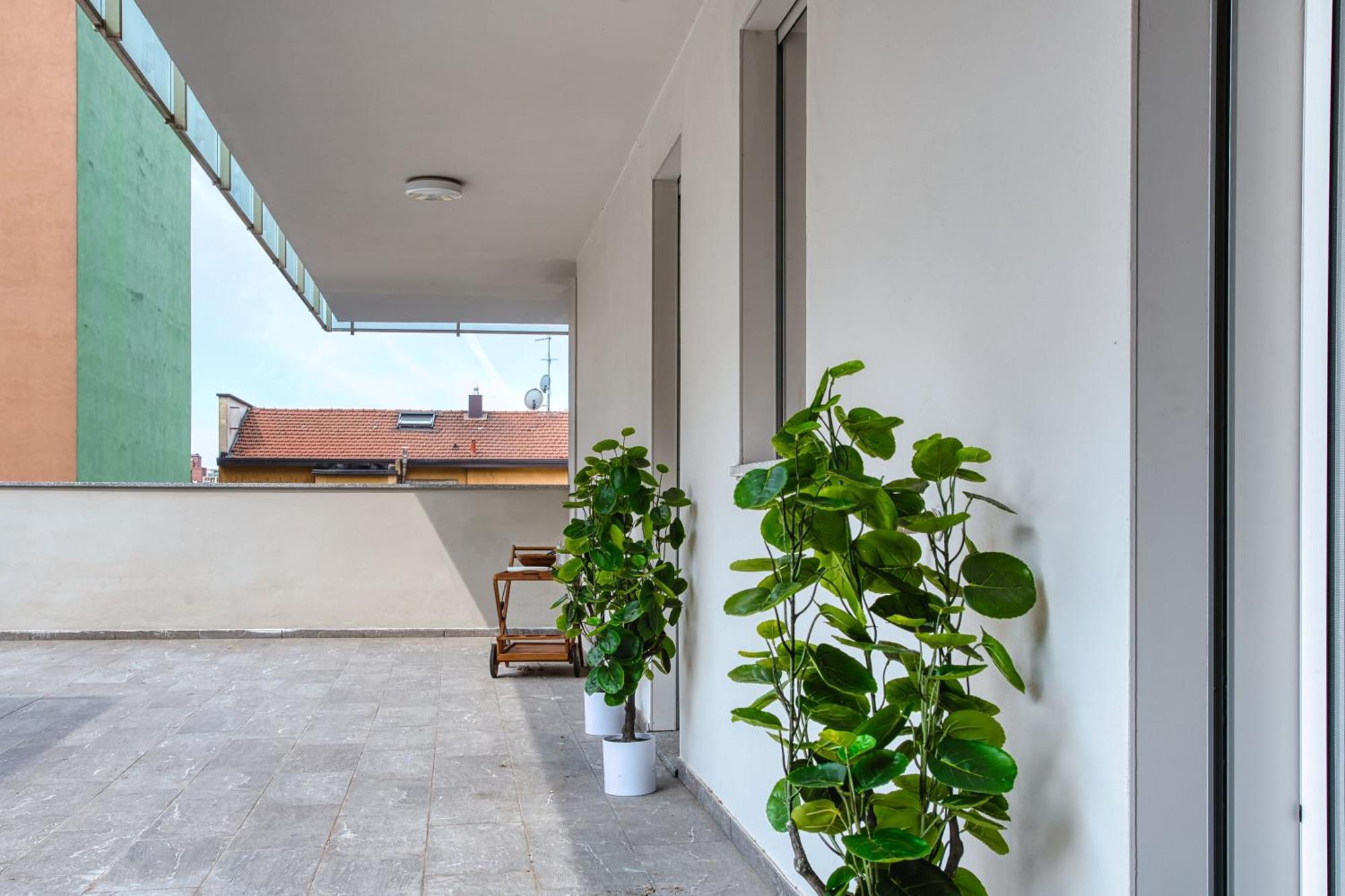 Just Urban - With 90sqm Terrace - Solari