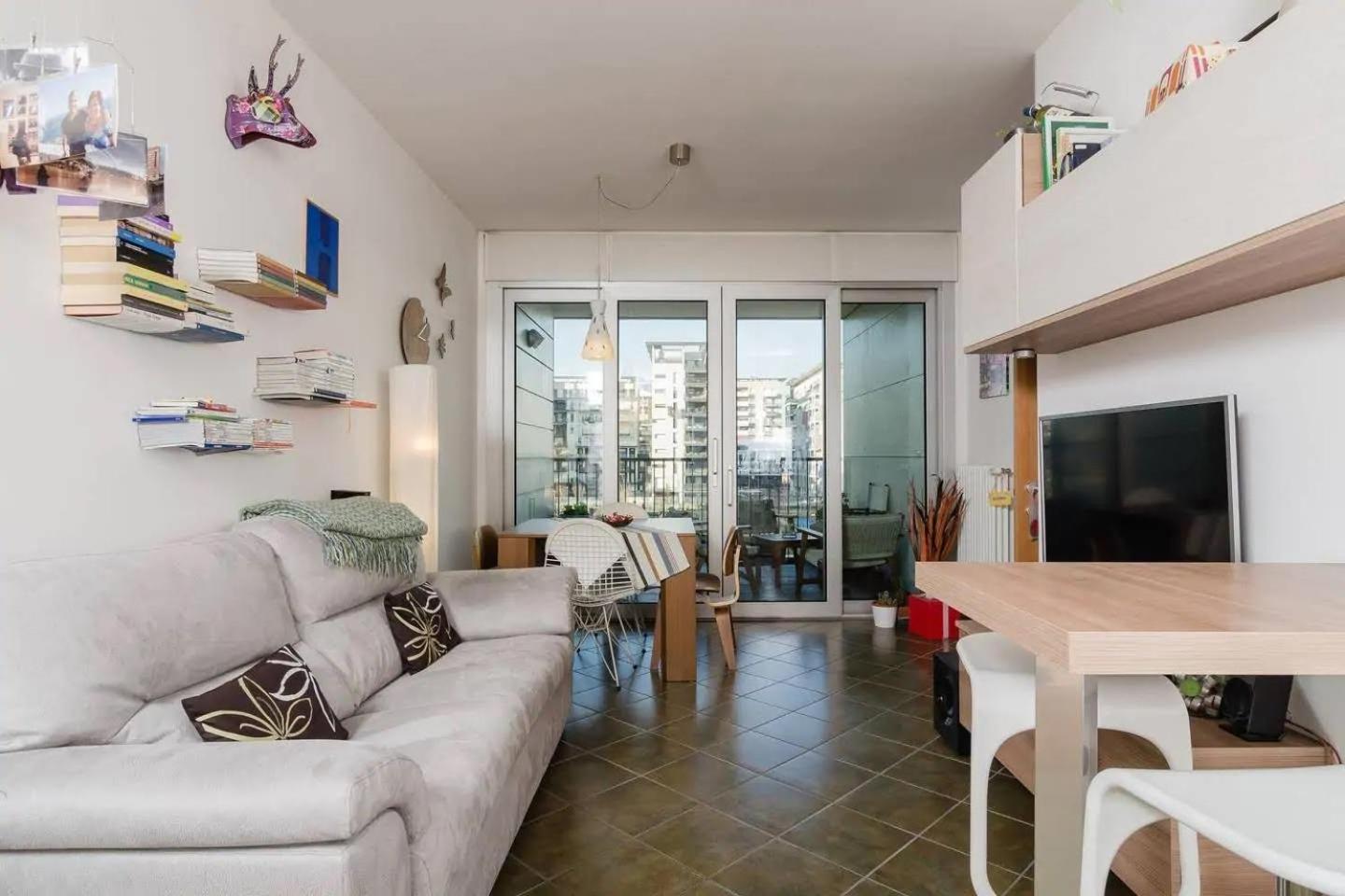 Gassman - In Apartment *
