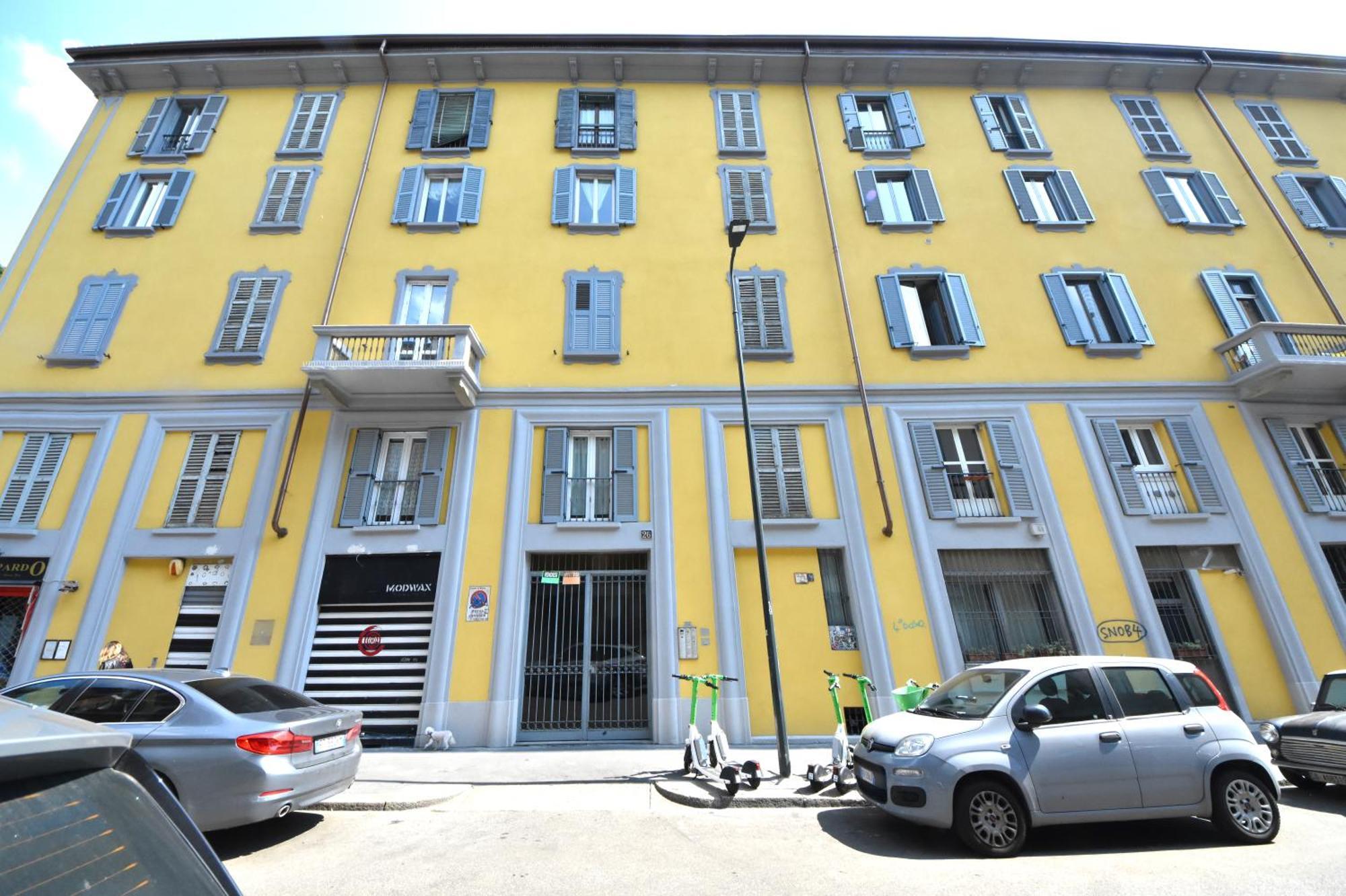 Open Space In Porta Venezia Apartment *