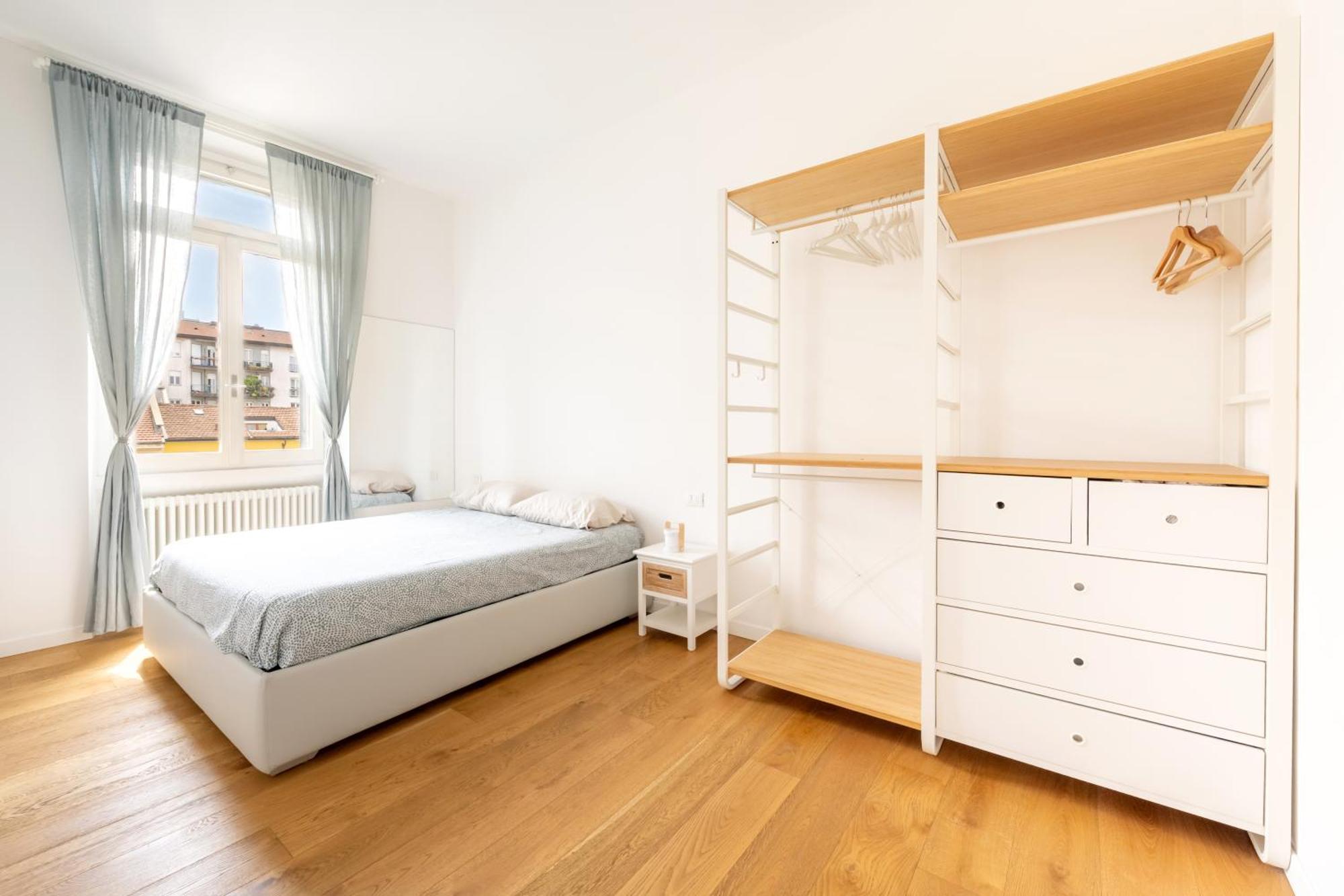 Isola - Bright 2-room With Balcony * Milan