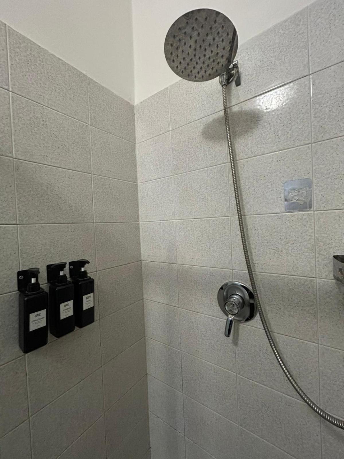 Elegant Near Metro Porta Romana,3 Fermate Subway-stop A Duomo, Wifi-netflix Free Appartamento Milano