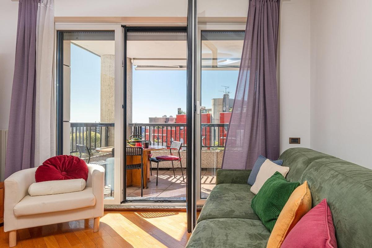 The Rainbow House With Terrace! Appartamento Milano