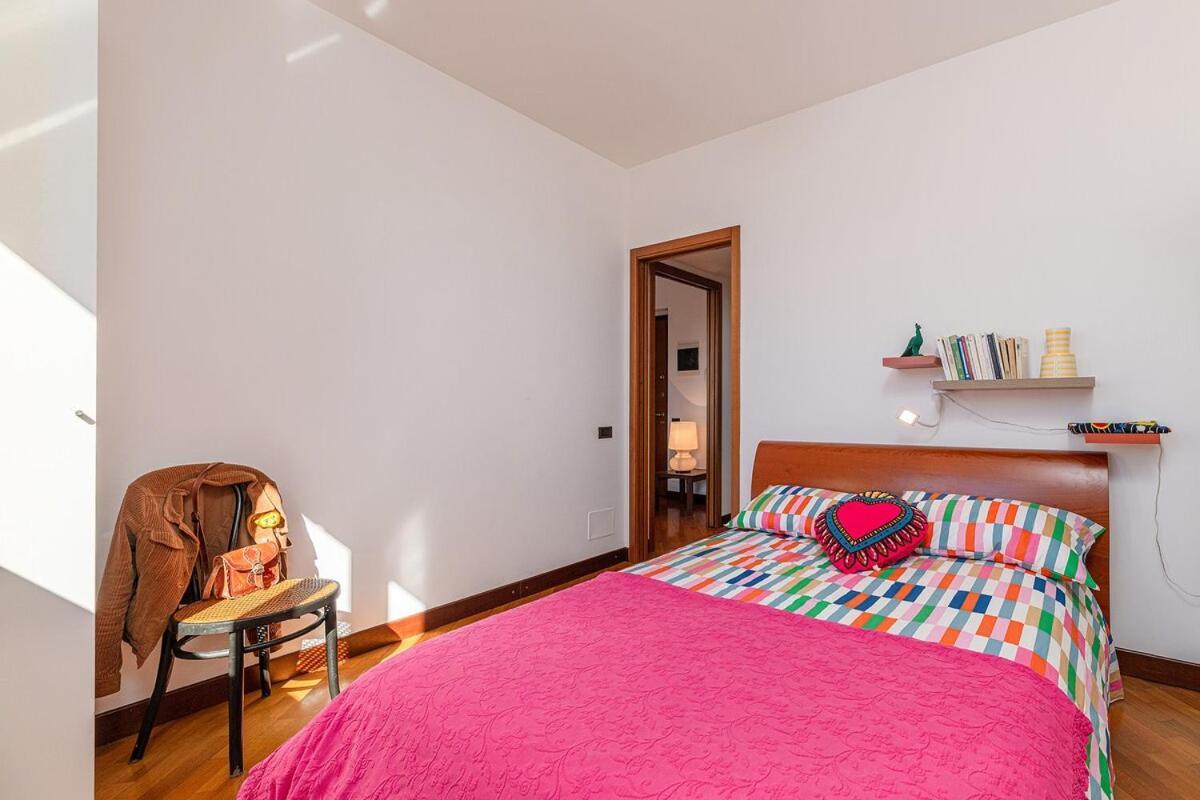 The Rainbow House With Terrace! *
