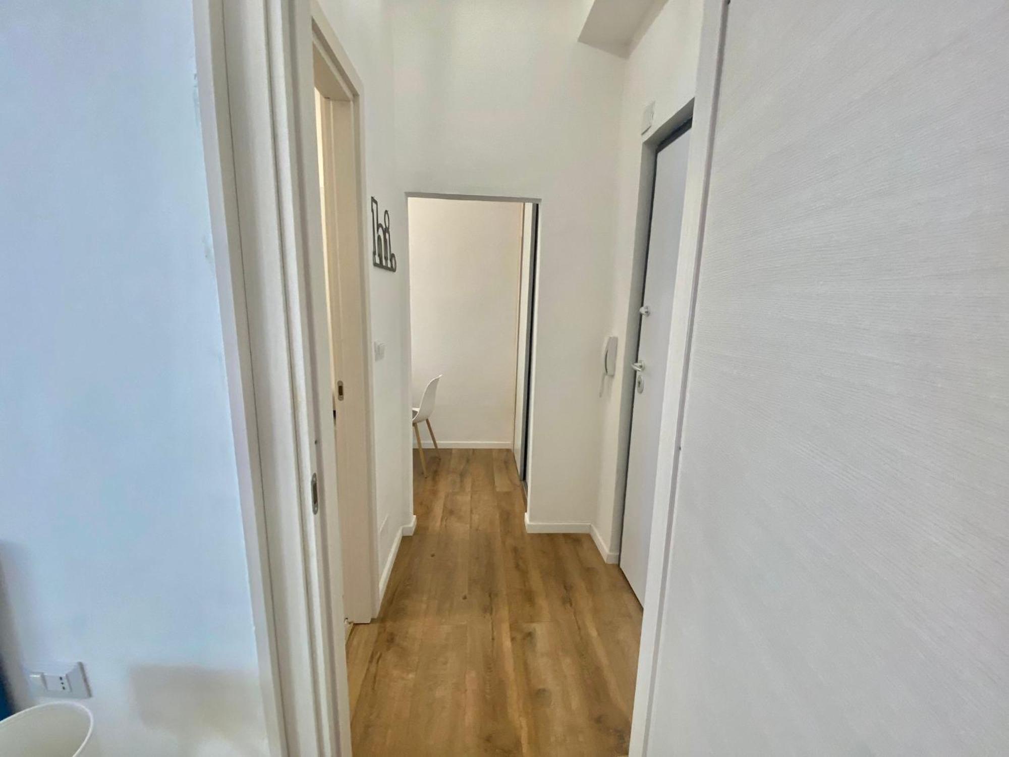Appartamento Nolo Urban Nest Apartment, Grazioso E Confortevole, Collegato Con Il Tran Tran Di *