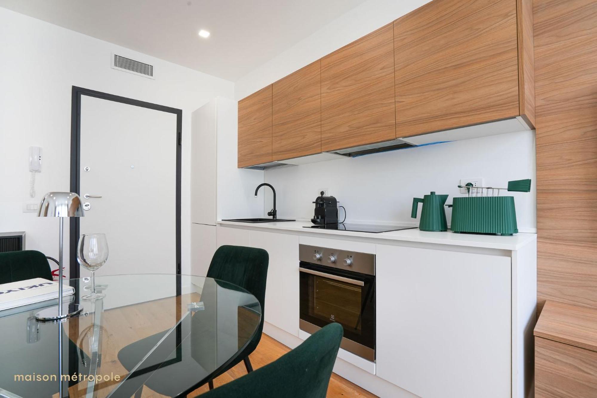 Apartment Daverio Business House Milan