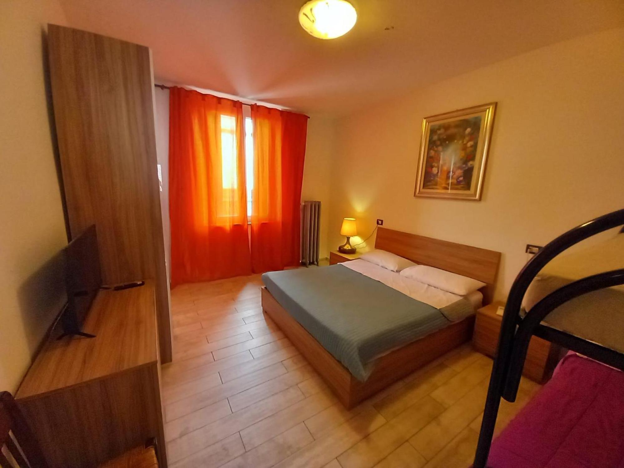 3 Station Free Parking * Milan