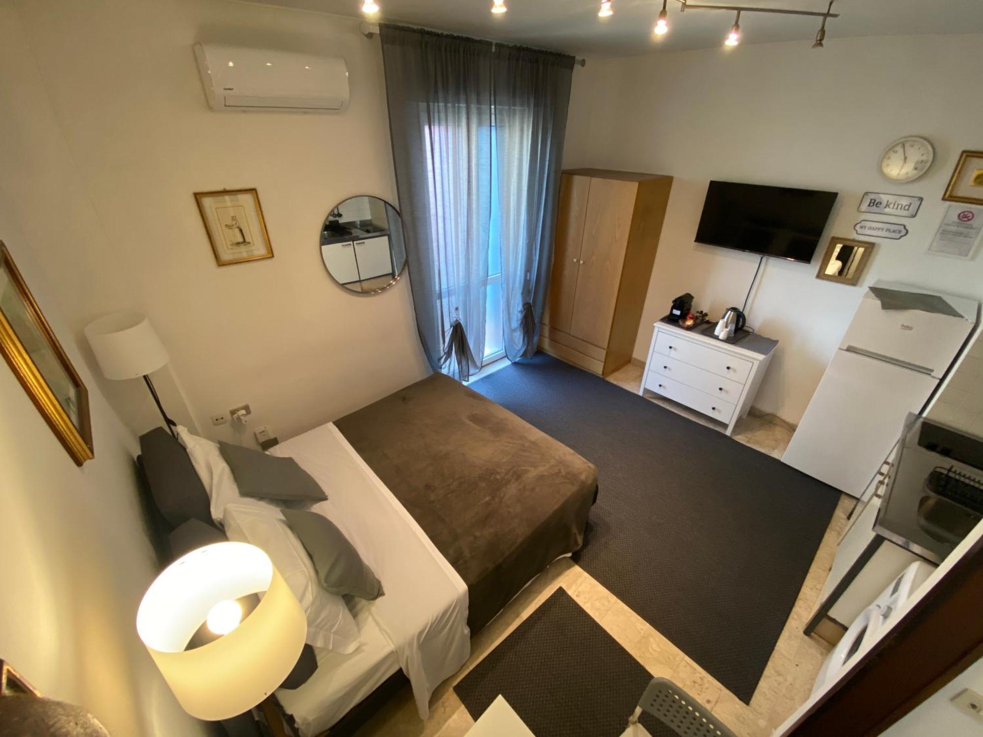 Short Rent Porta Vittoria Apartment *