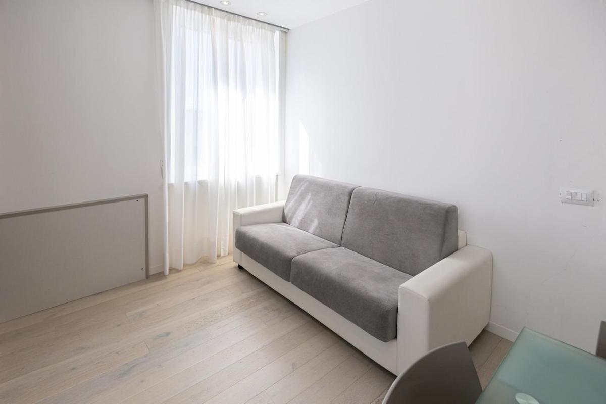Two -rooms 10 Minutes Duomo By Metro *