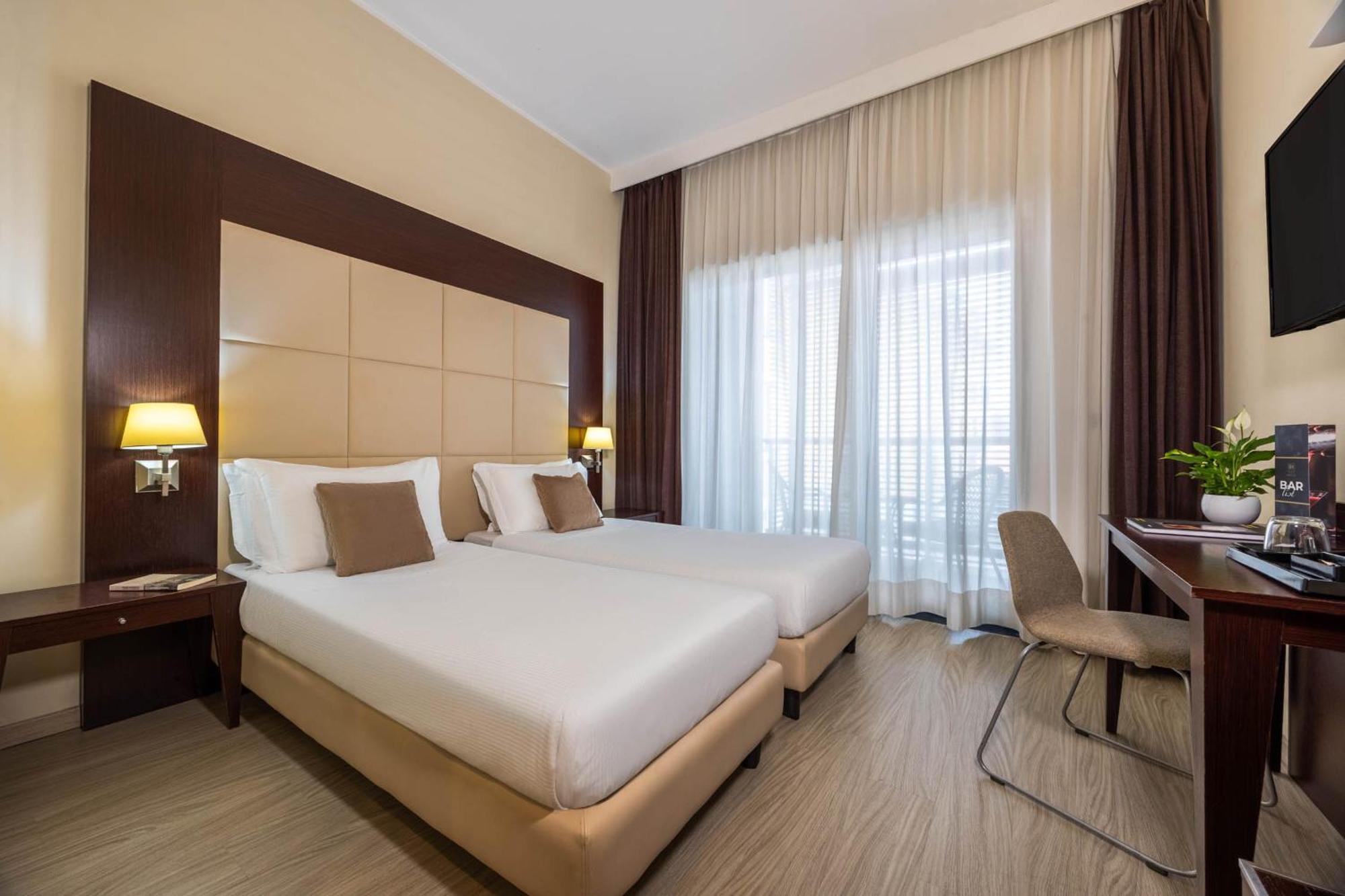 Ih Watt 13 Hotel 4*