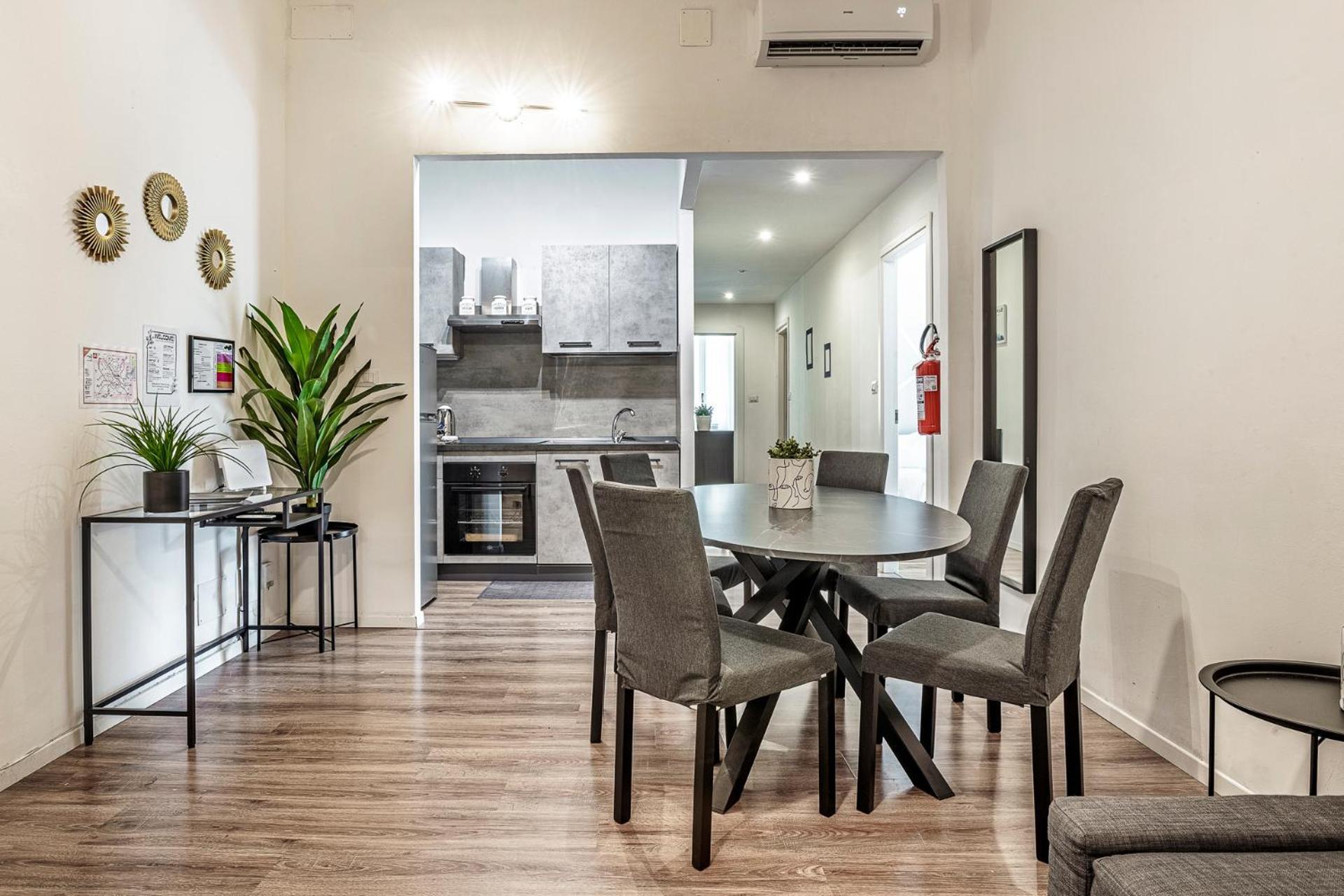 Luxury 4 Bedrooms Close To Duomo Apartamento *