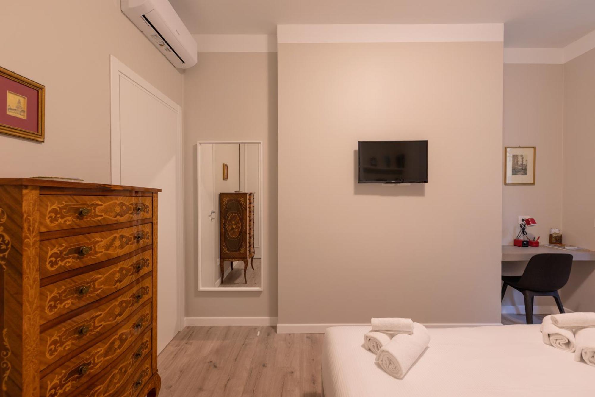 Wonderful 2 Bedrooms Fiera Area - Mirable Pm Apartment Milan