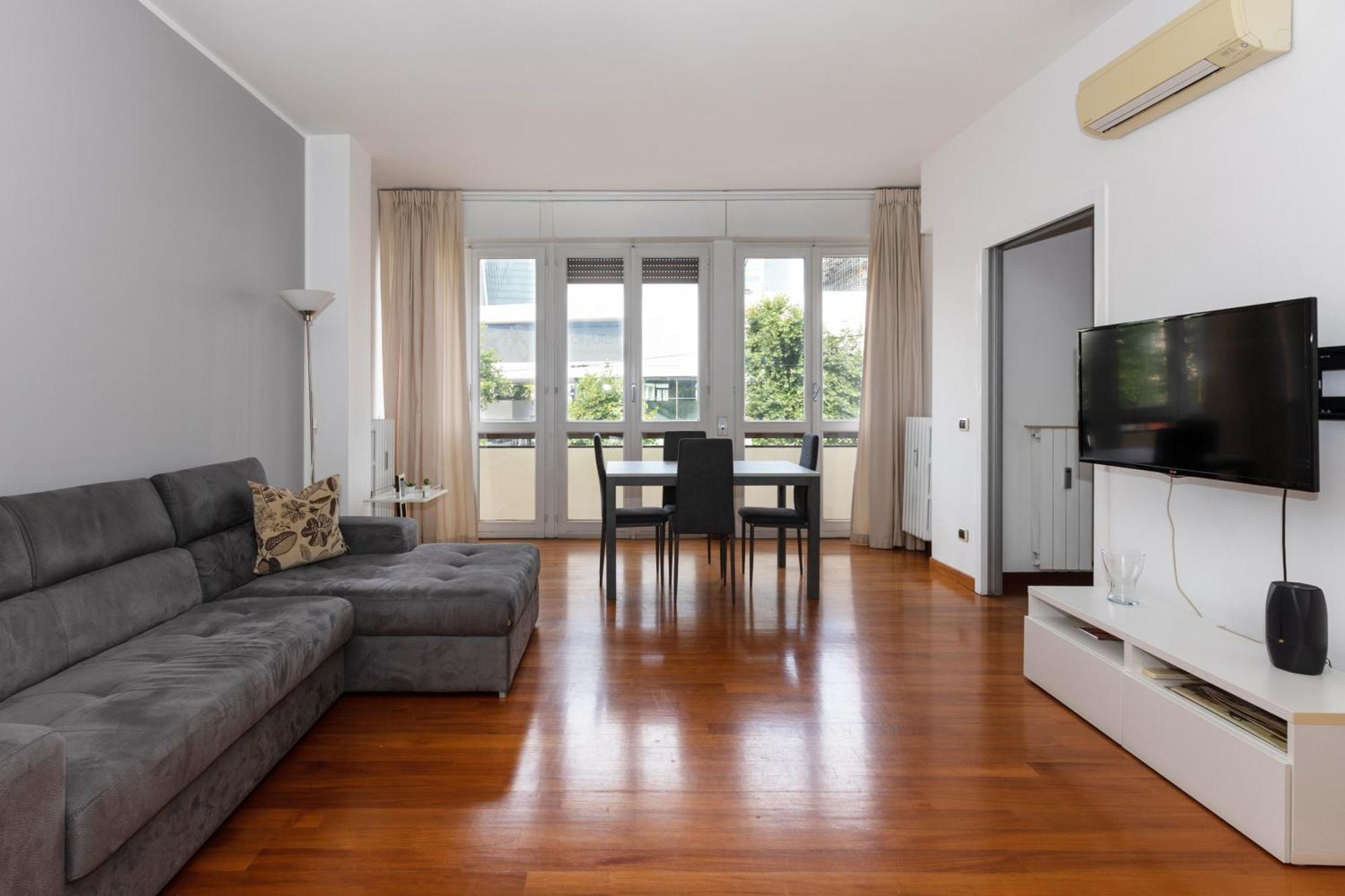 Ampio Bilocale Life - Mirable Pm Apartment