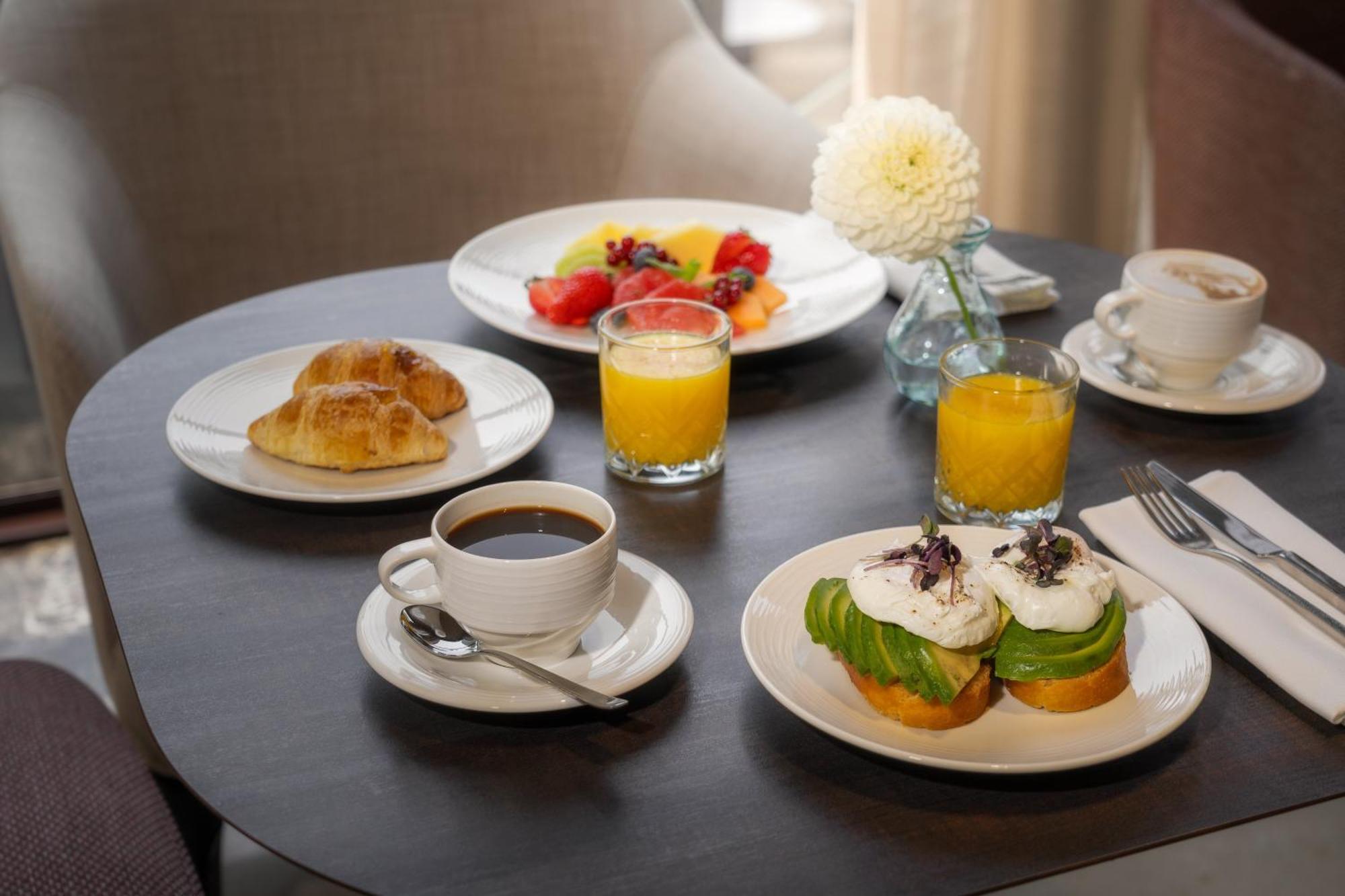 Crowne Plaza By Ihg Hotel